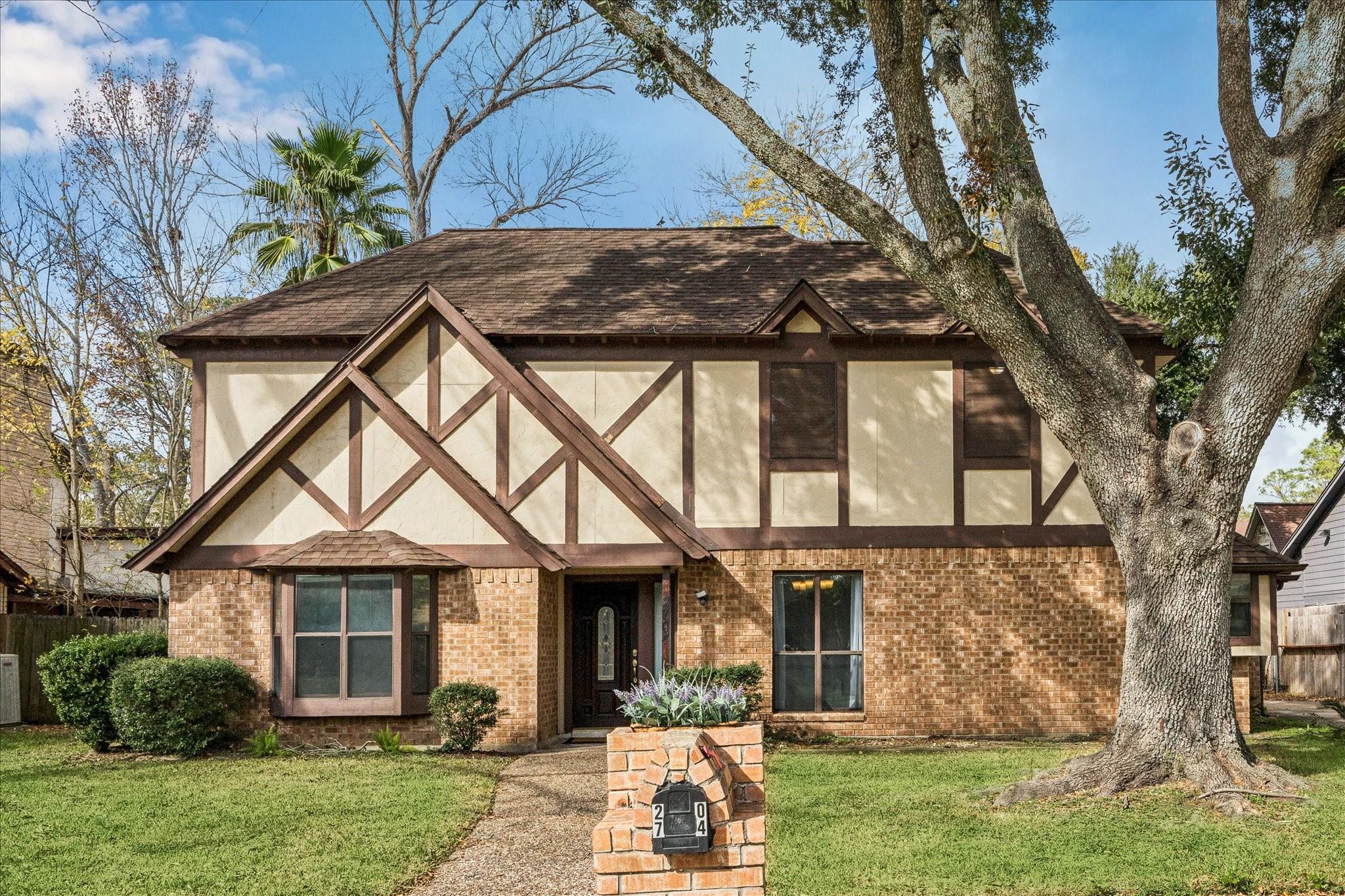 2704 Pine Needle Lane