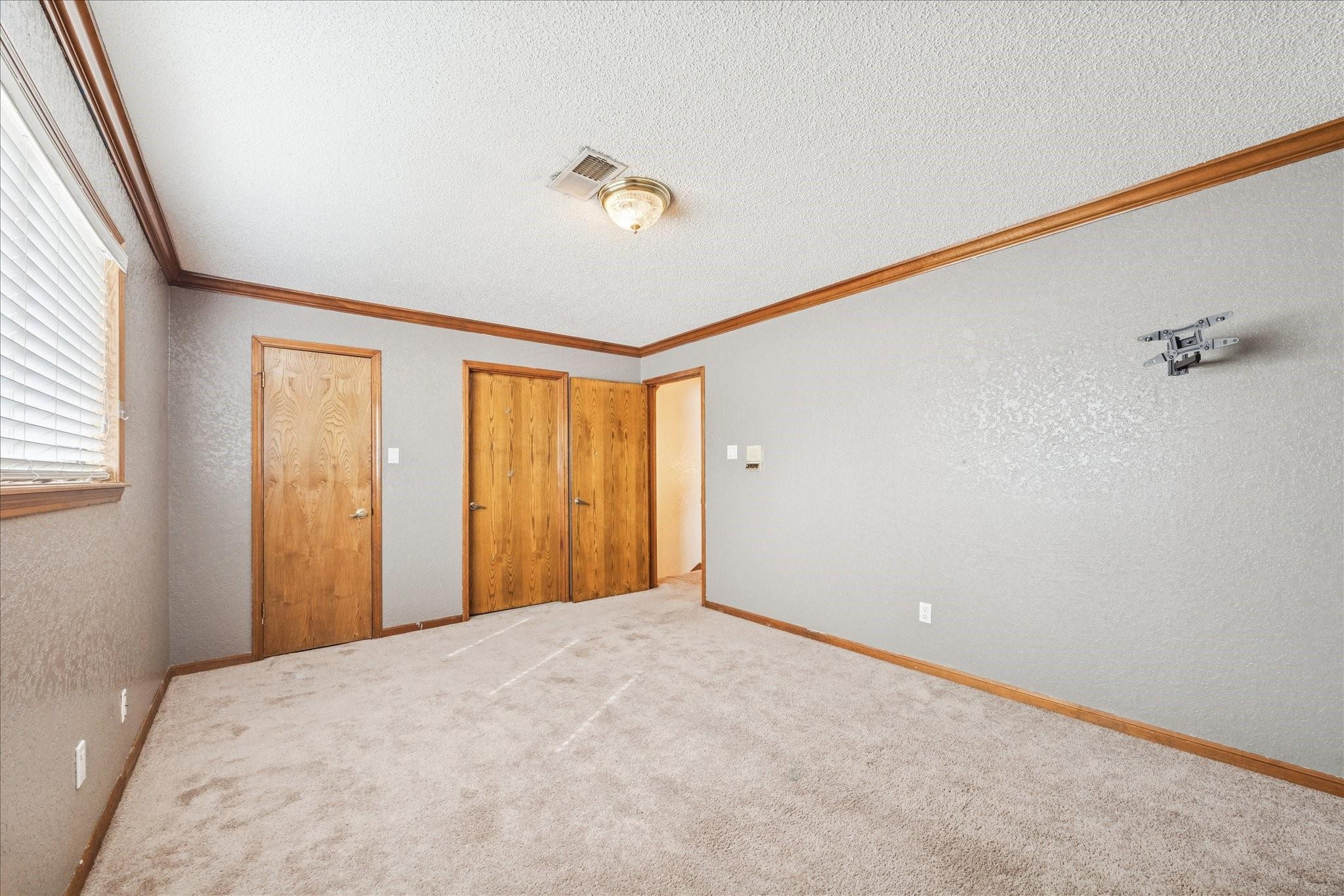 2704 Pine Needle Lane