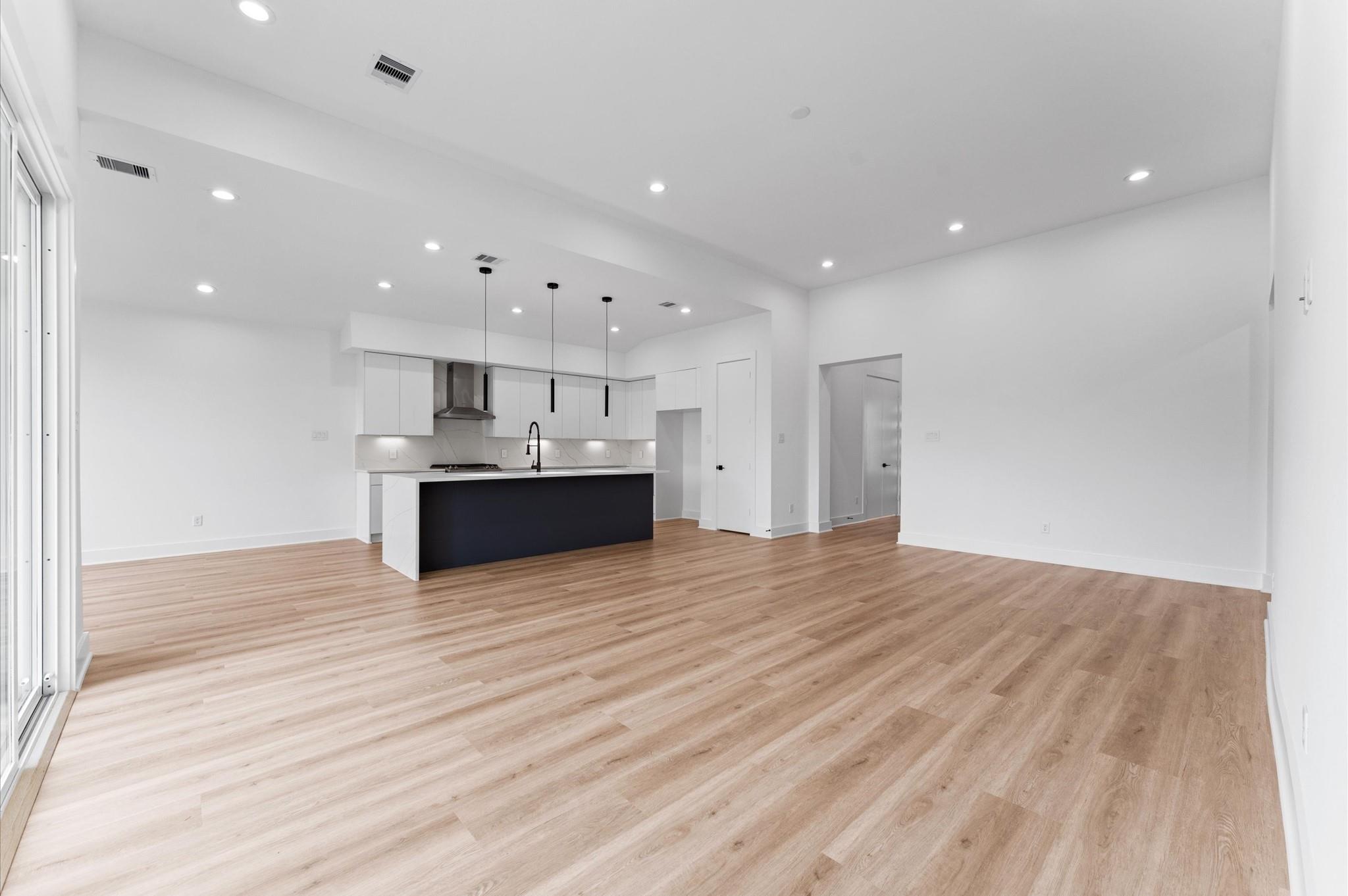 2711 Garden Hill Street