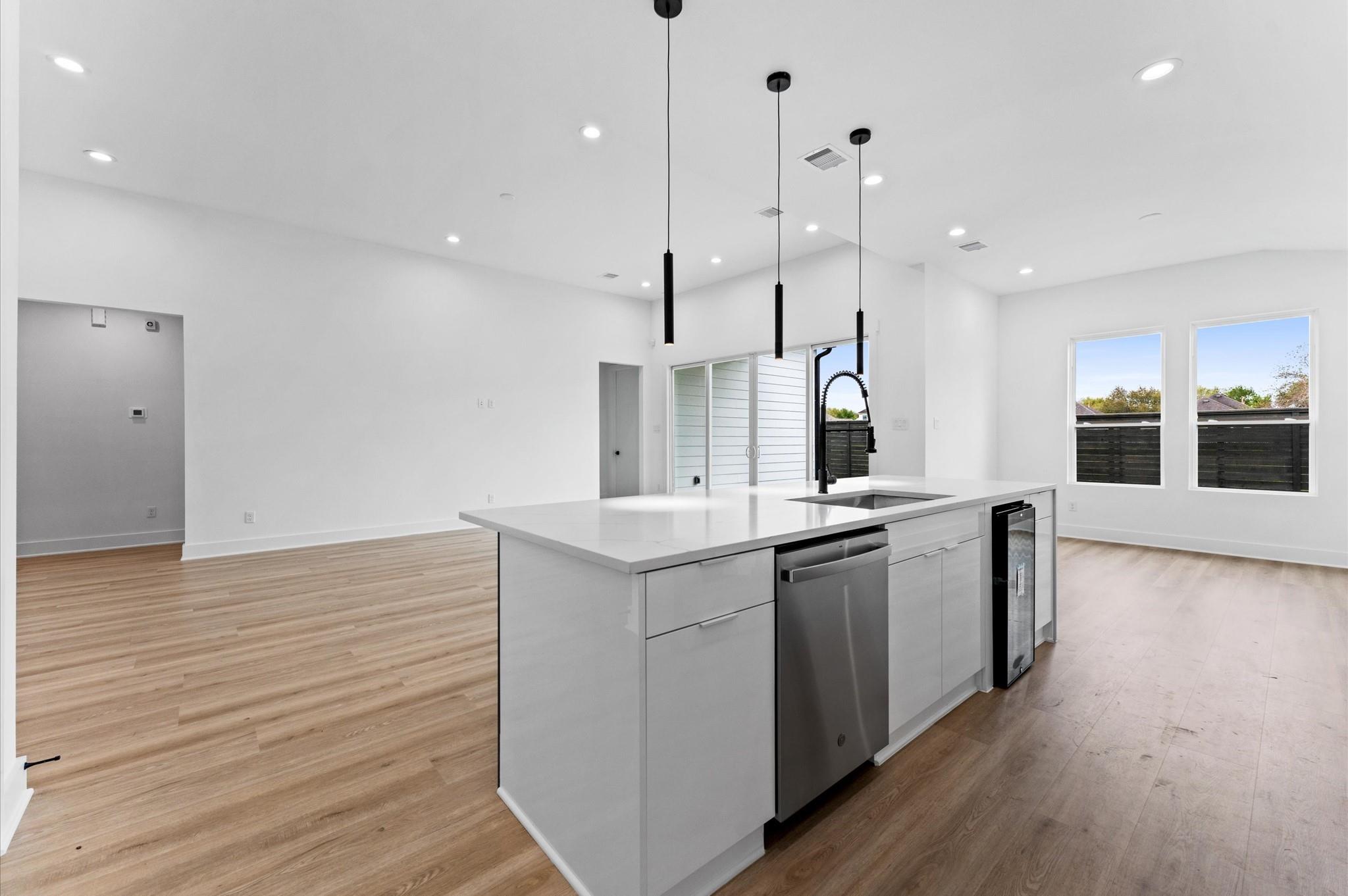 2711 Garden Hill Street