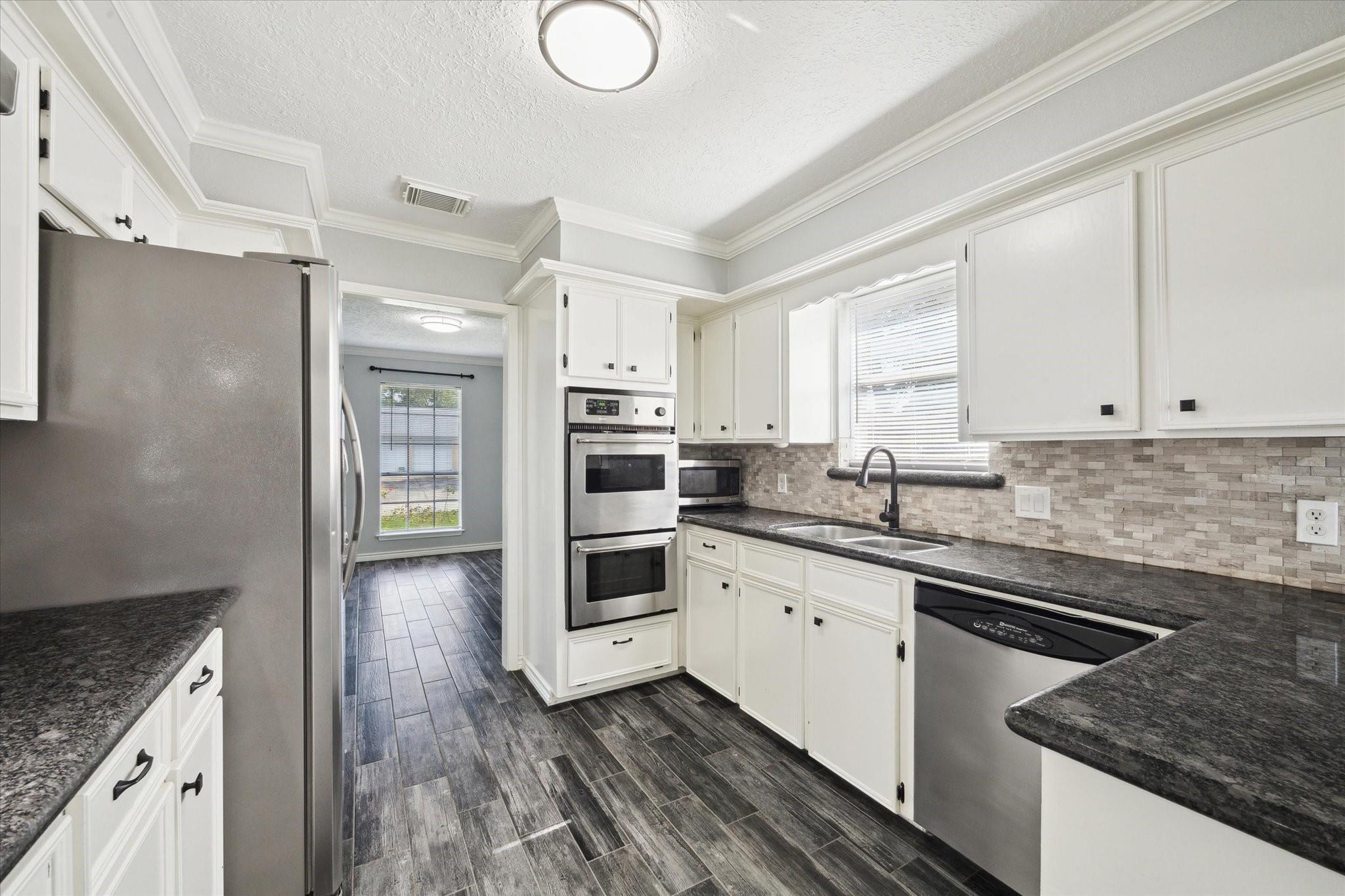 1804 Sleepy Creek Way
