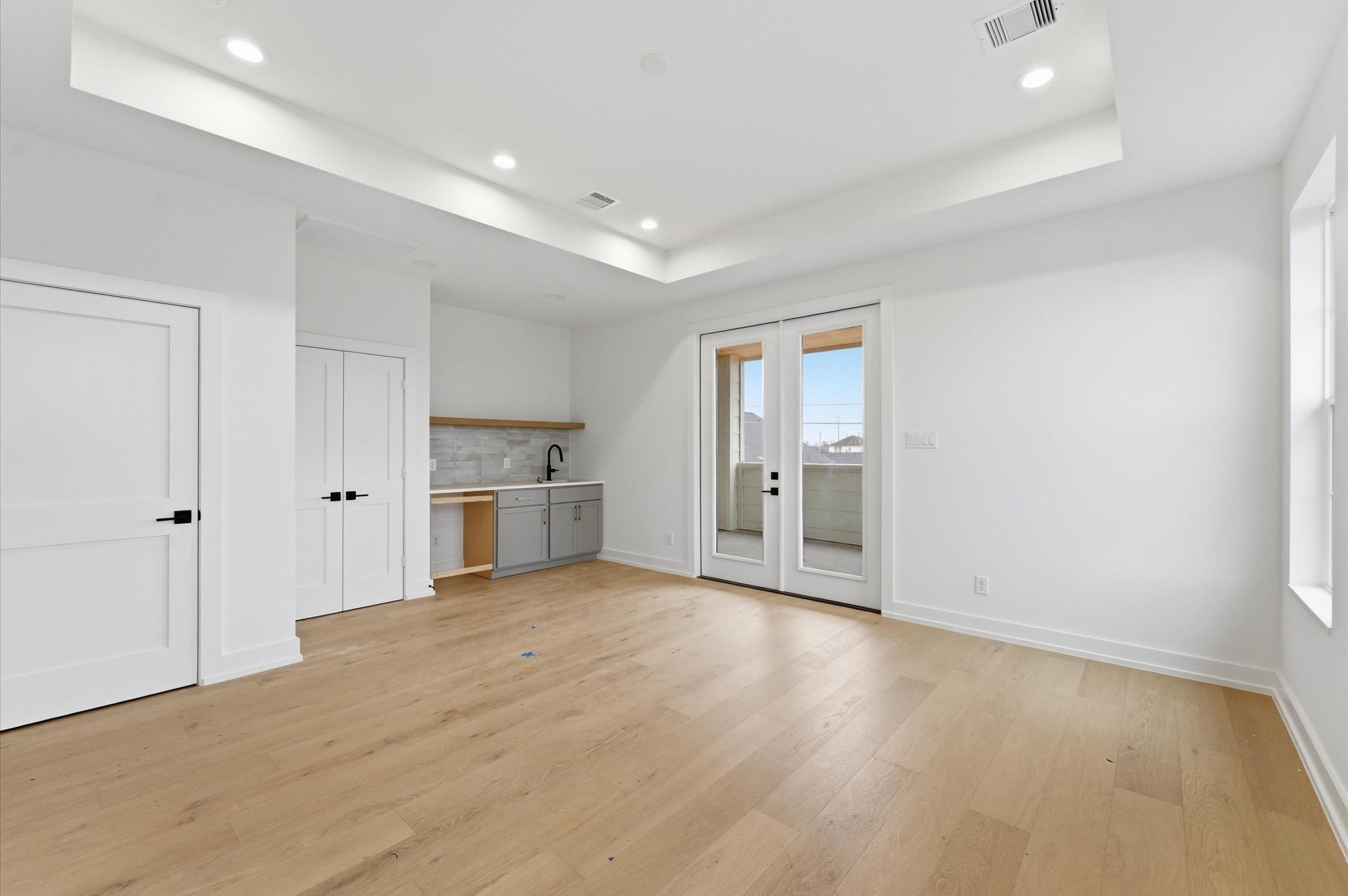 813A Lawrence Street