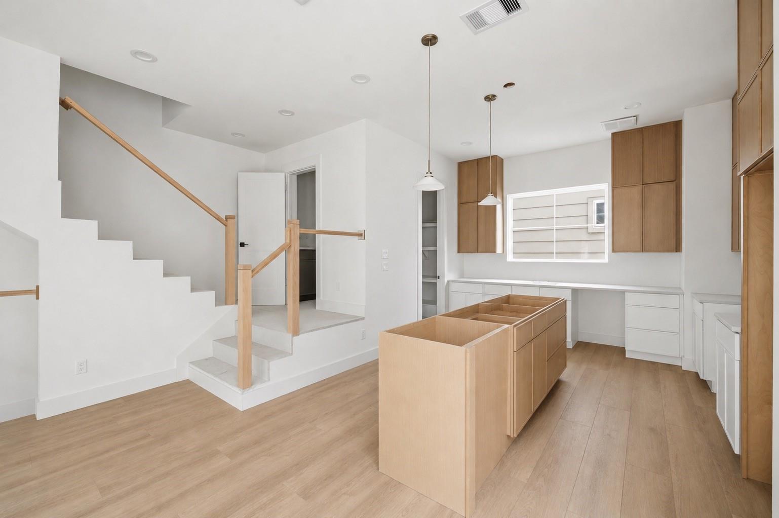 1107 E 24th Street