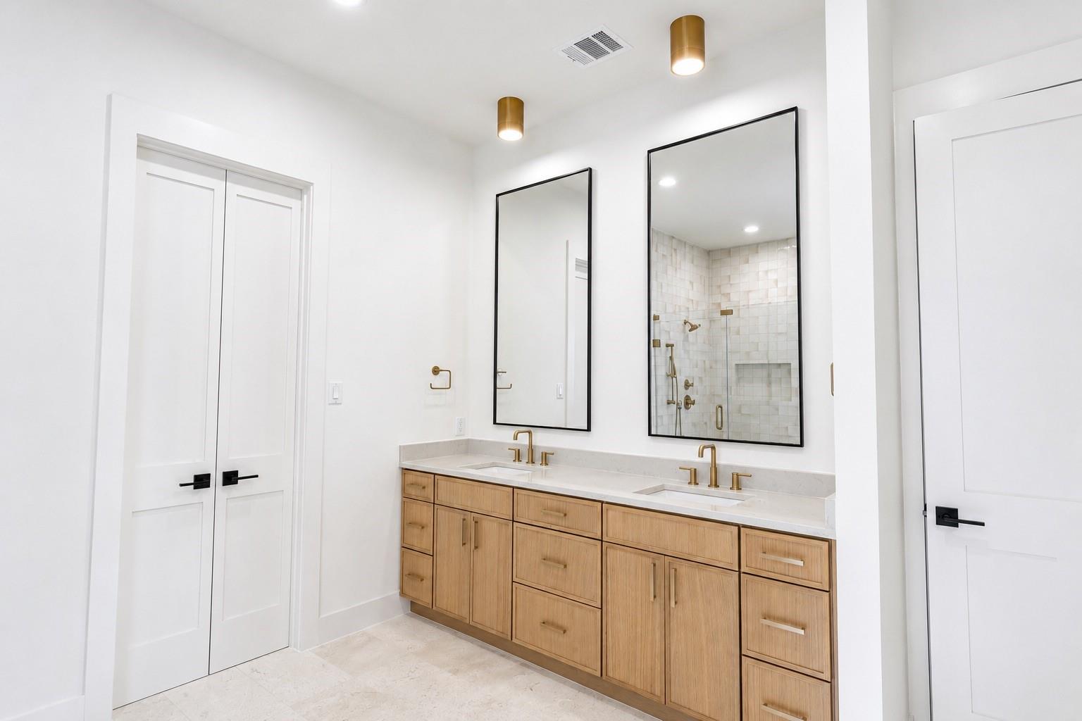 611b E 25th Street