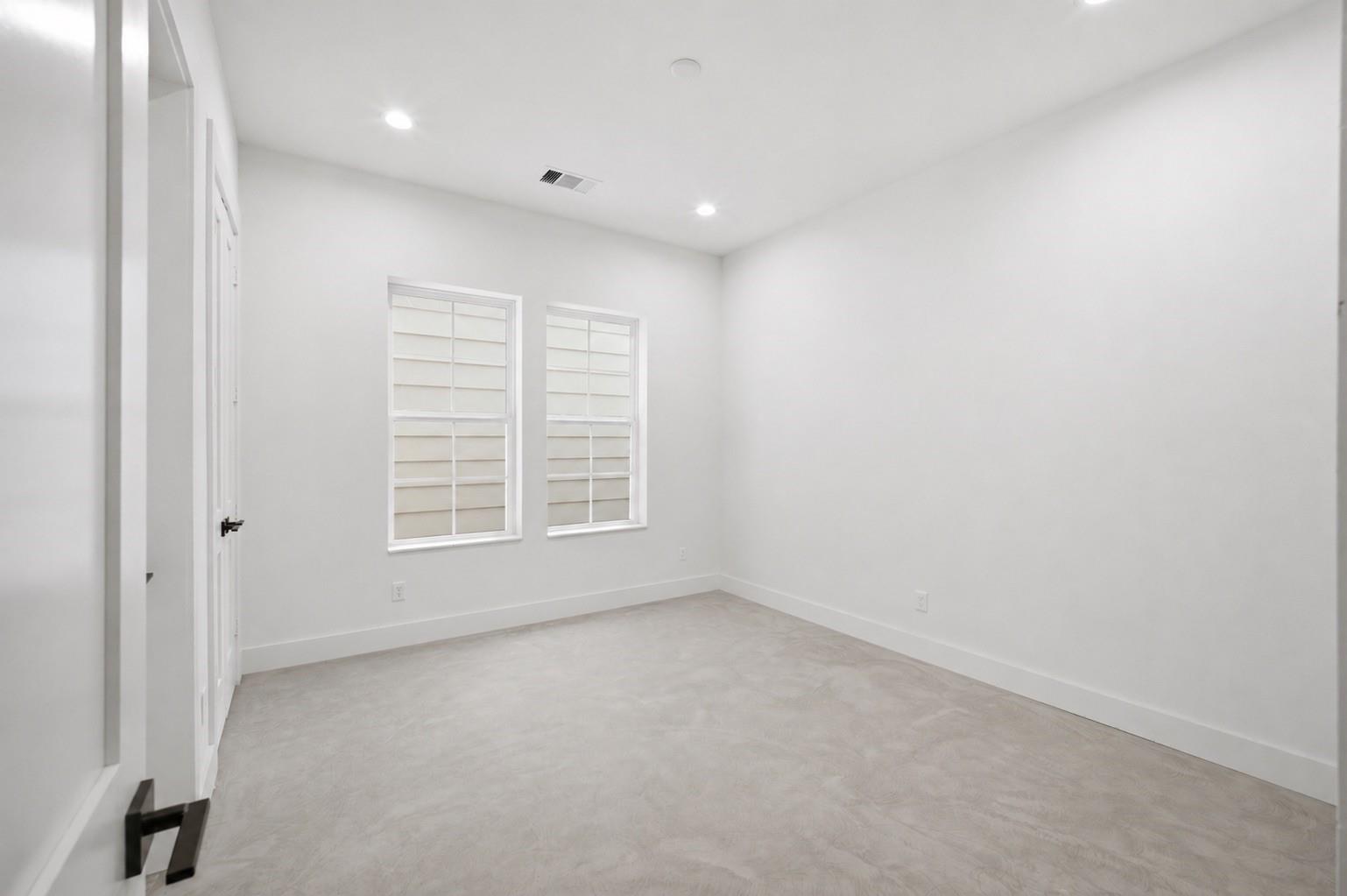 1109 E 24th Street