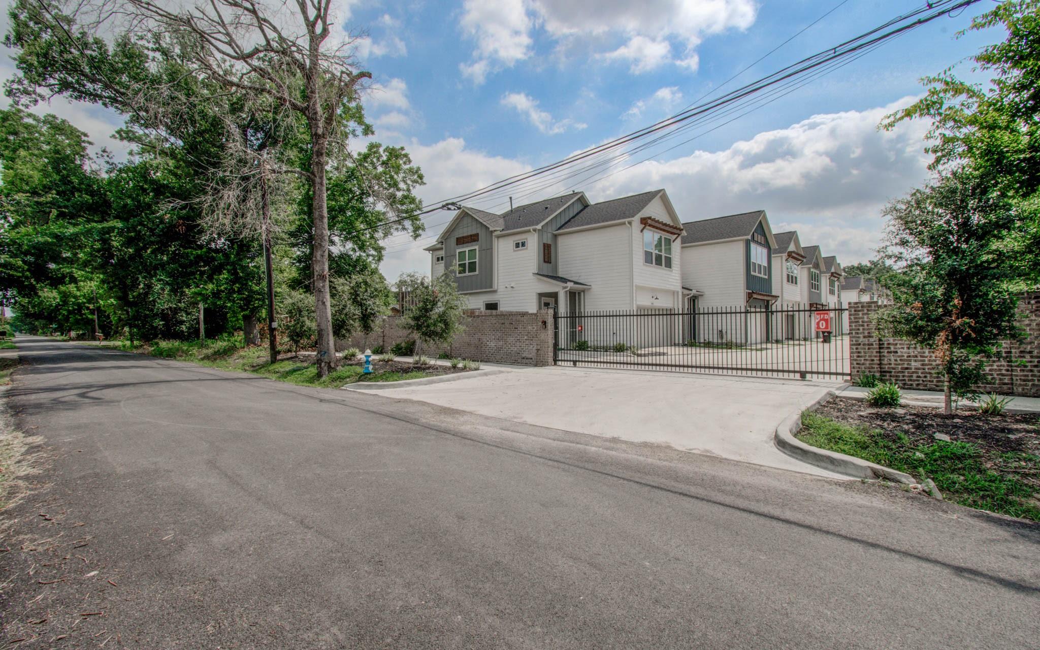 970 Highland Sound Lane