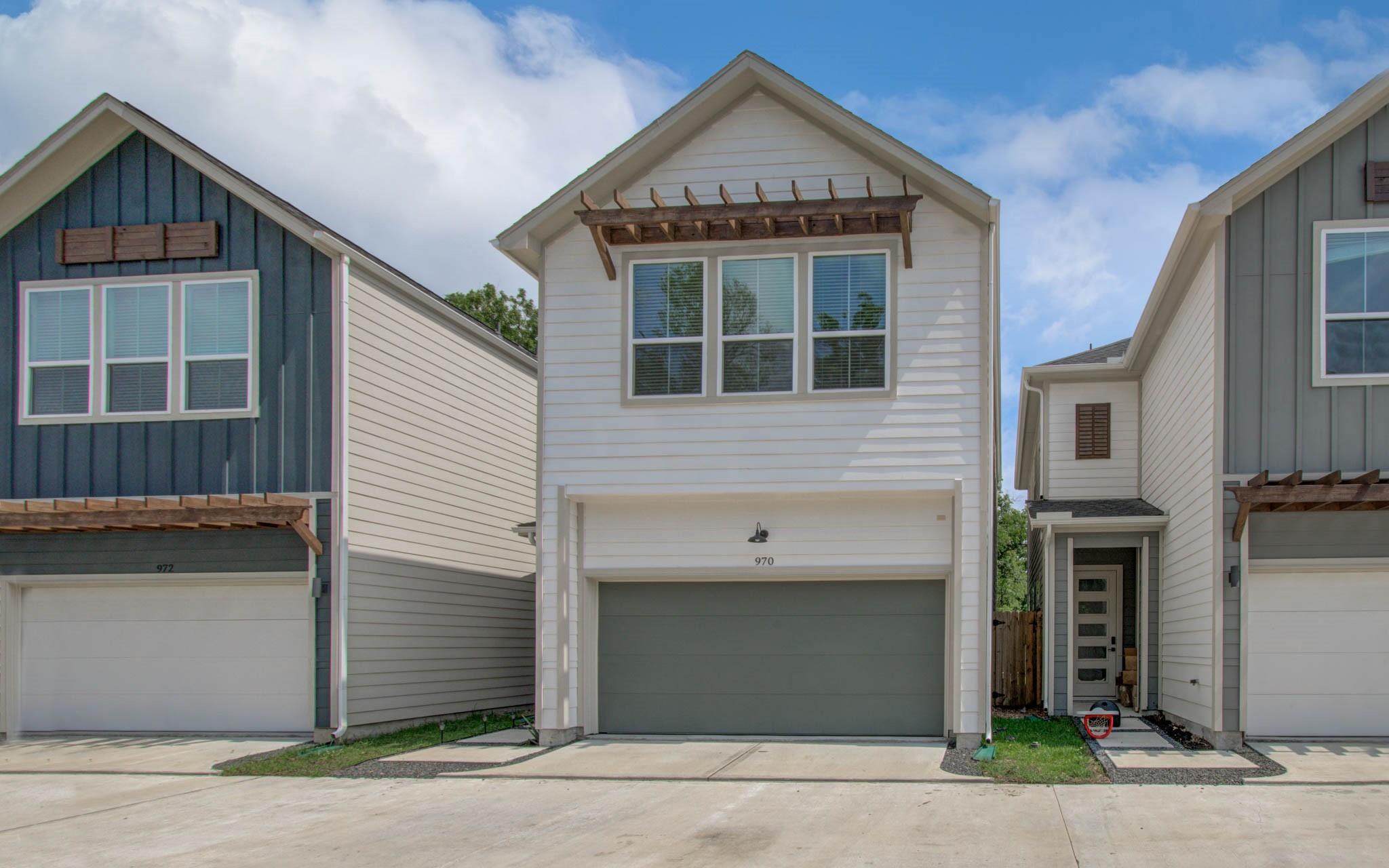 970 Highland Sound Lane