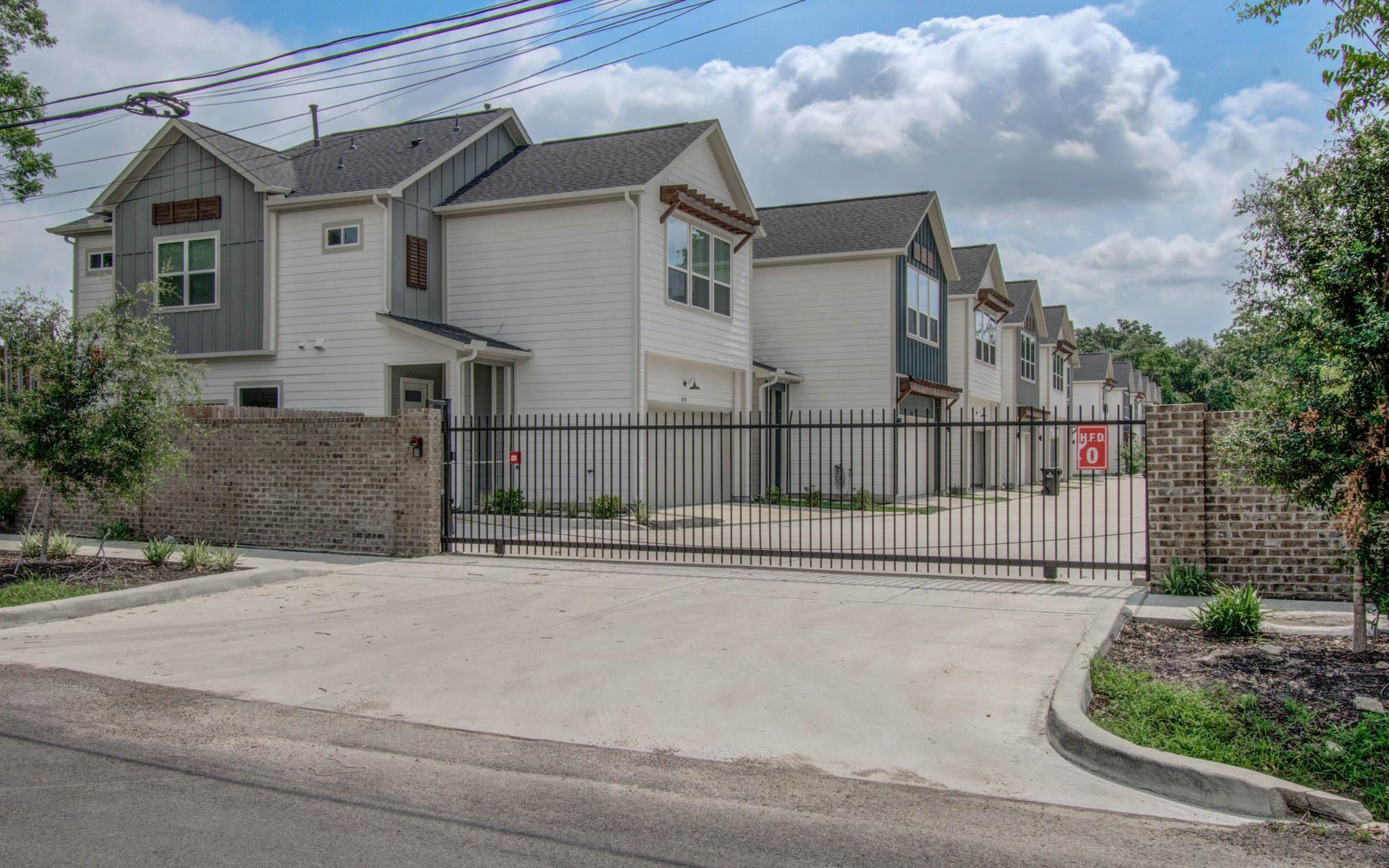 970 Highland Sound Lane