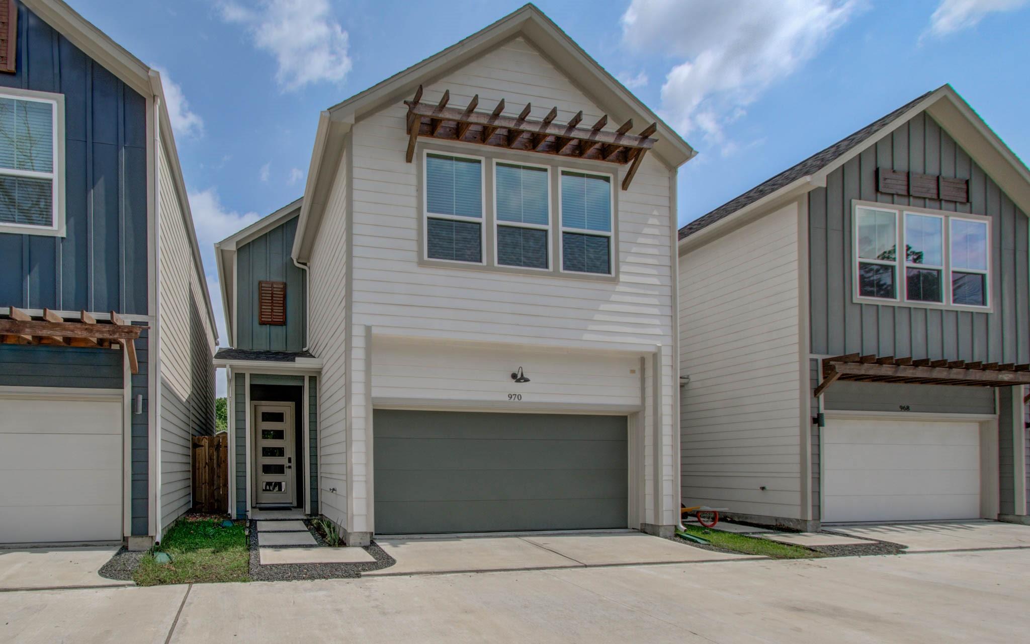 970 Highland Sound Lane