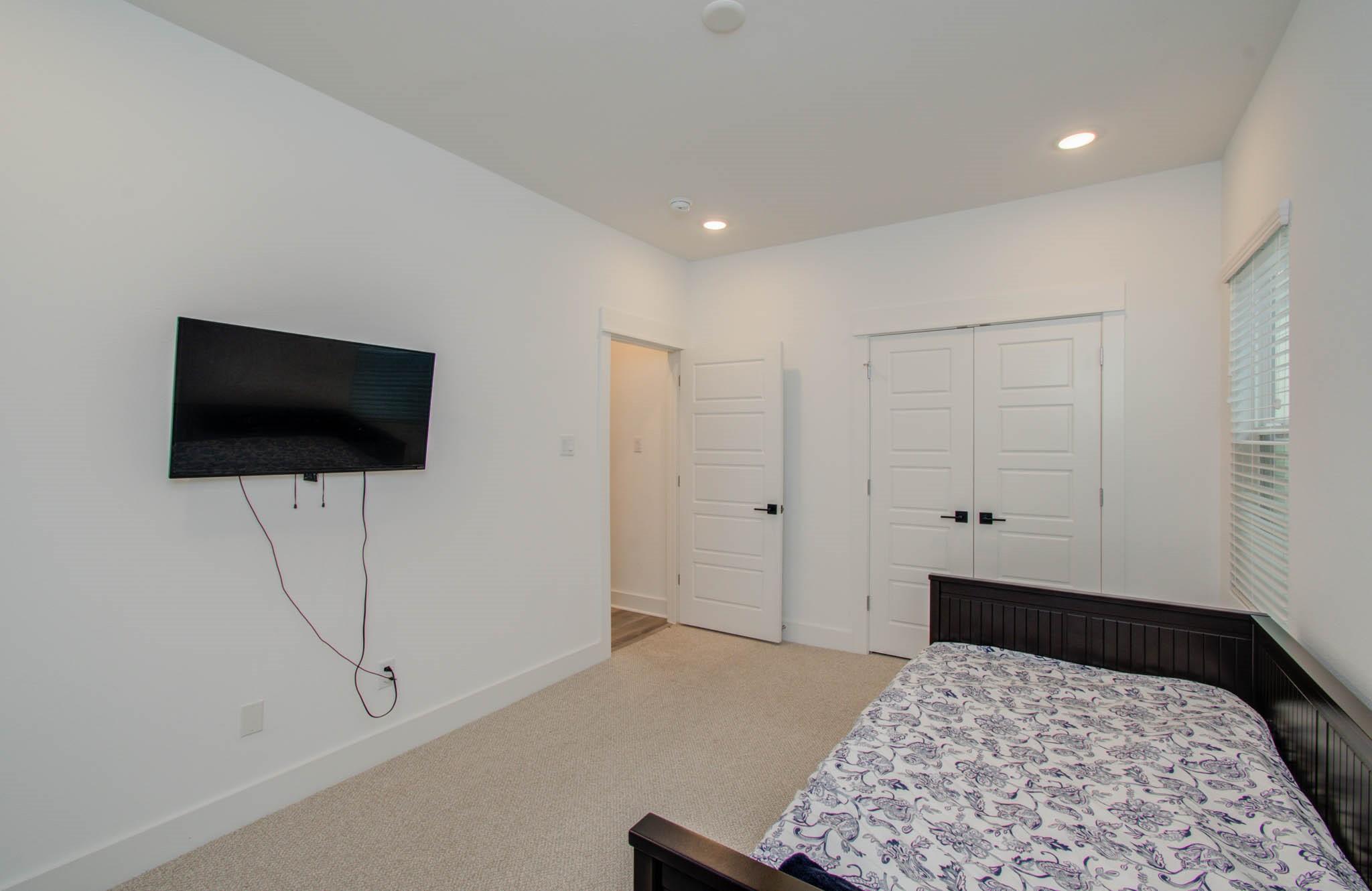 970 Highland Sound Lane