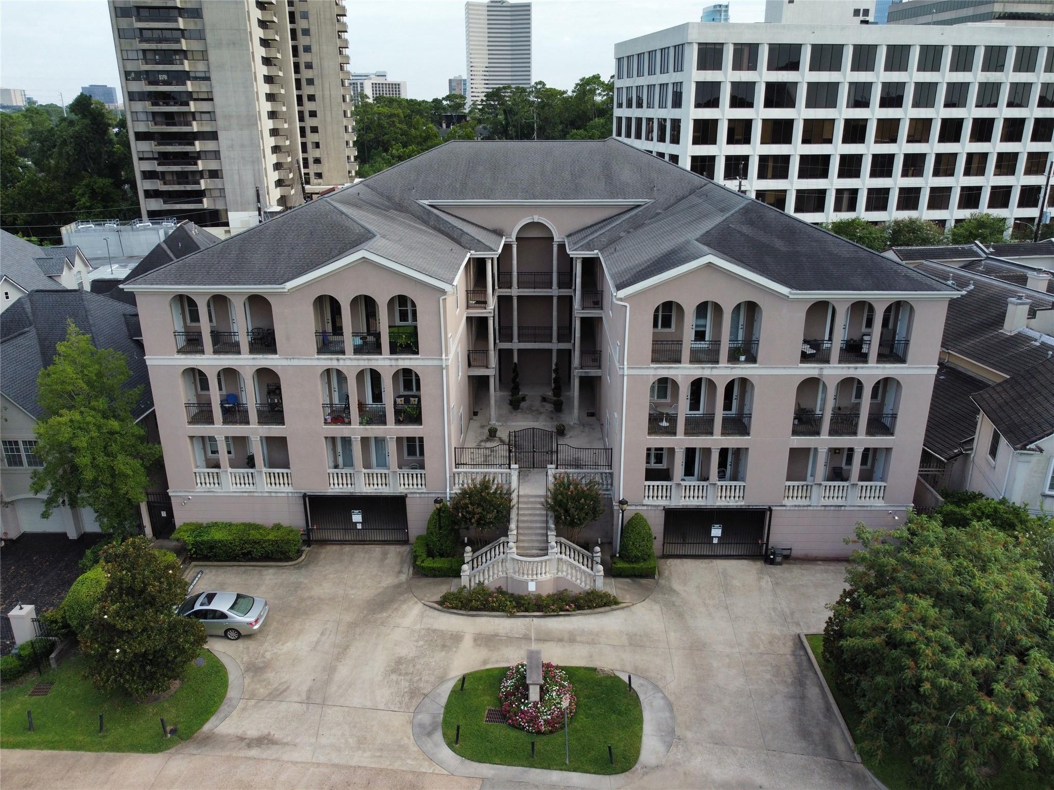 58 Briar Hollow Lane