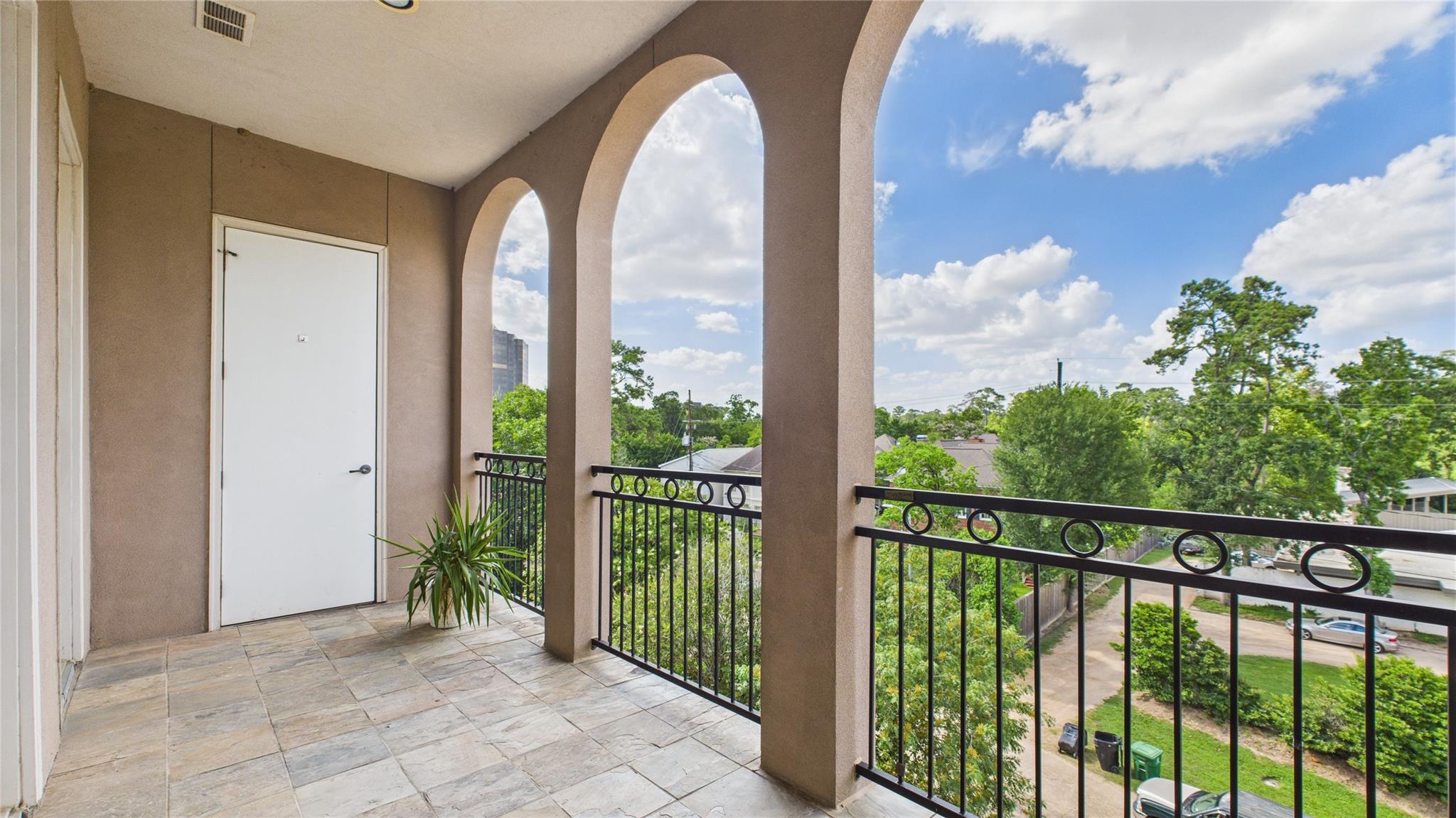 58 Briar Hollow Lane