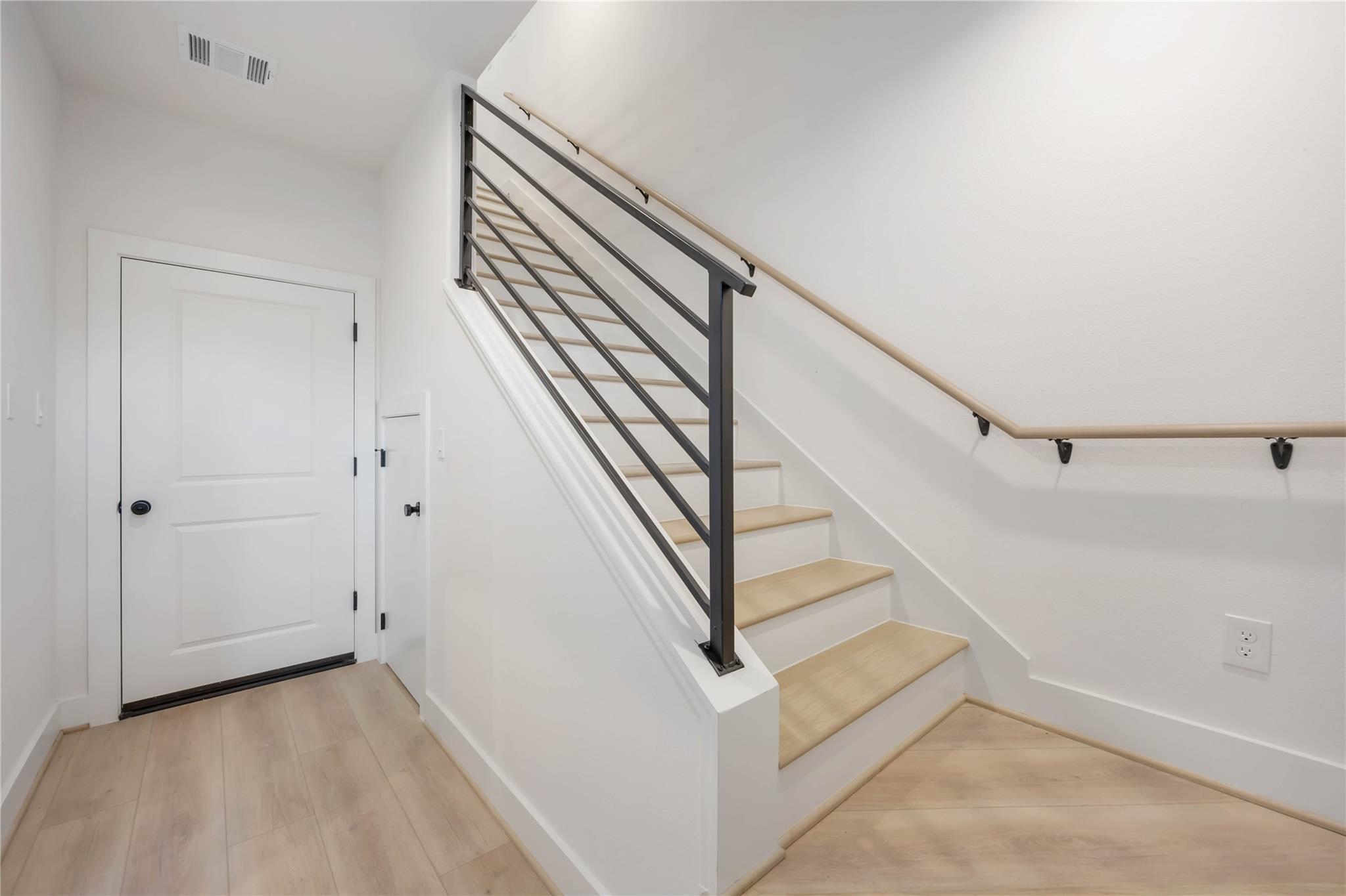 2530 Live Oak Street