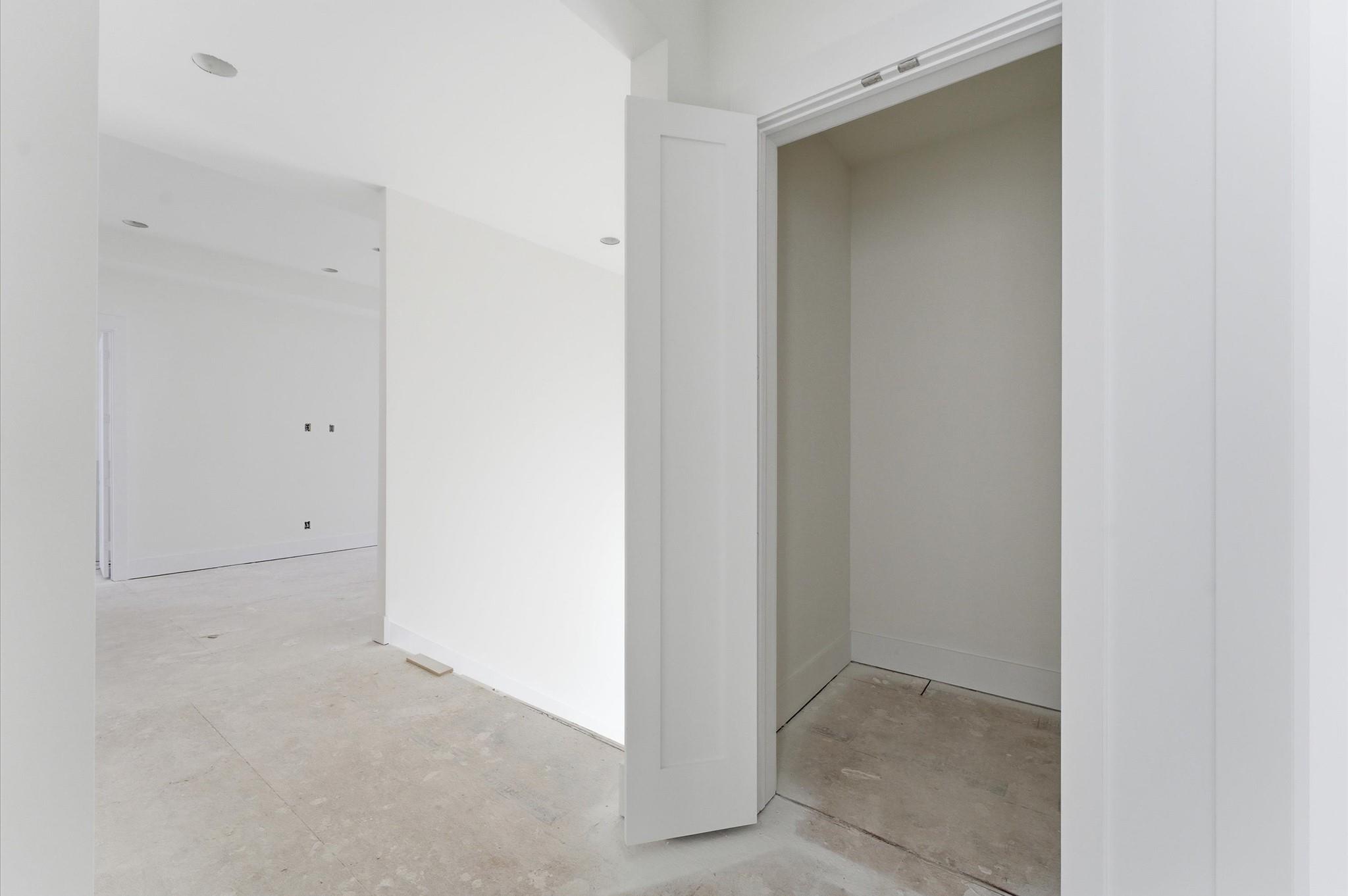 609 E 25th Street