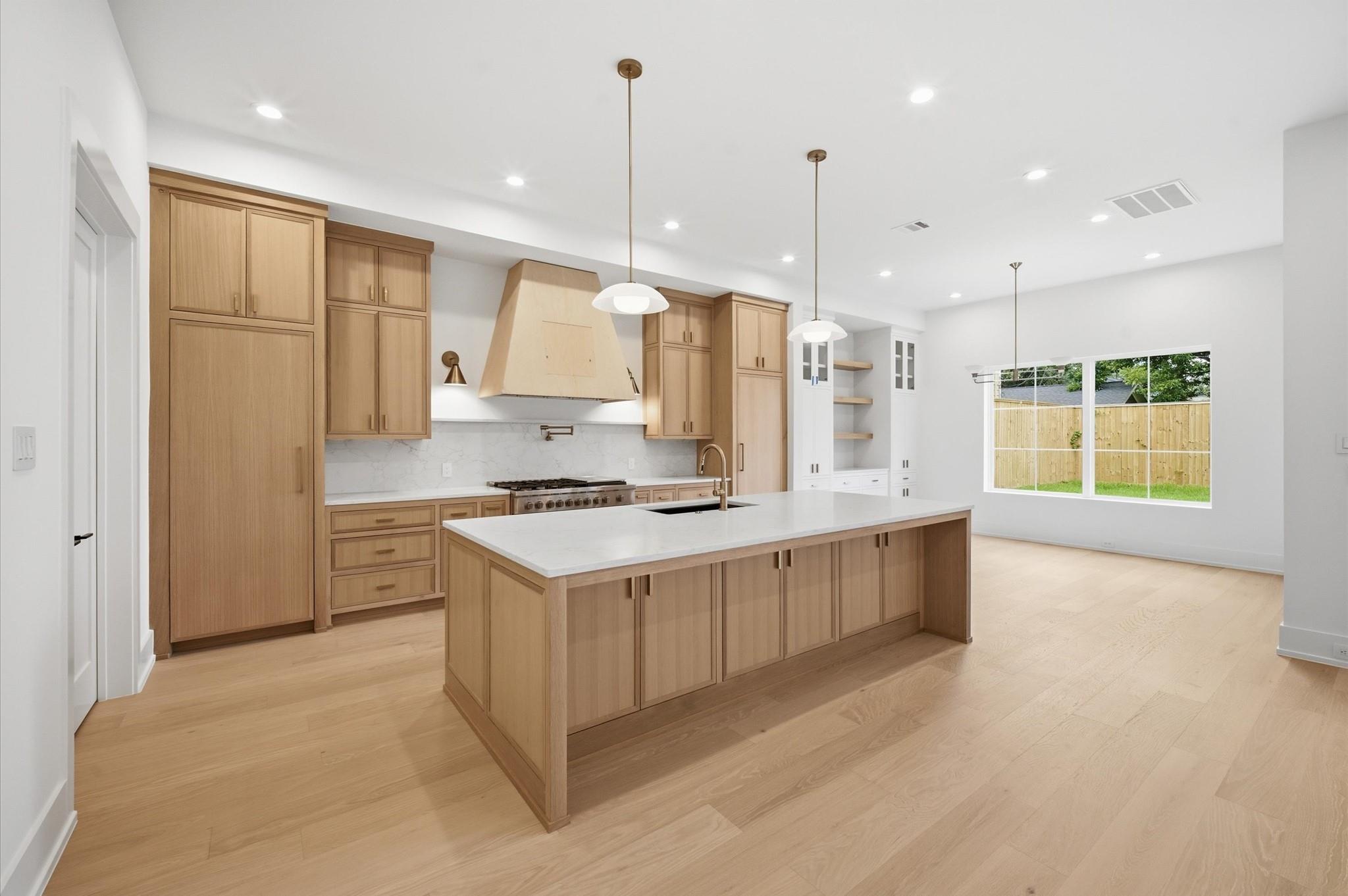 609 E 25th Street