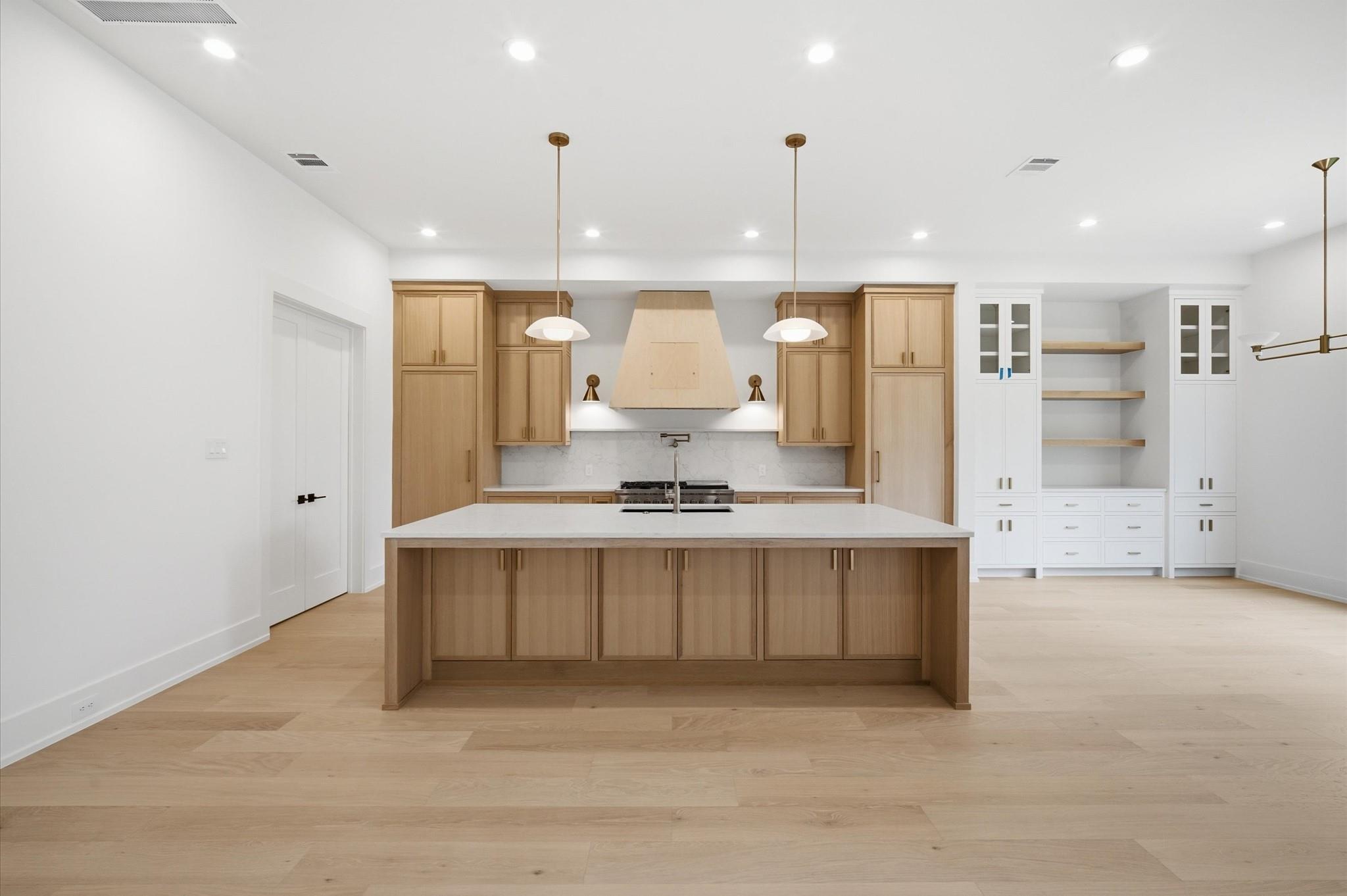 609 E 25th Street
