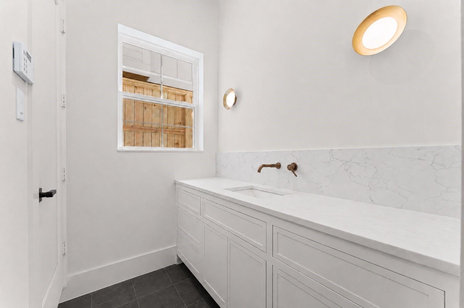 609 E 25th Street