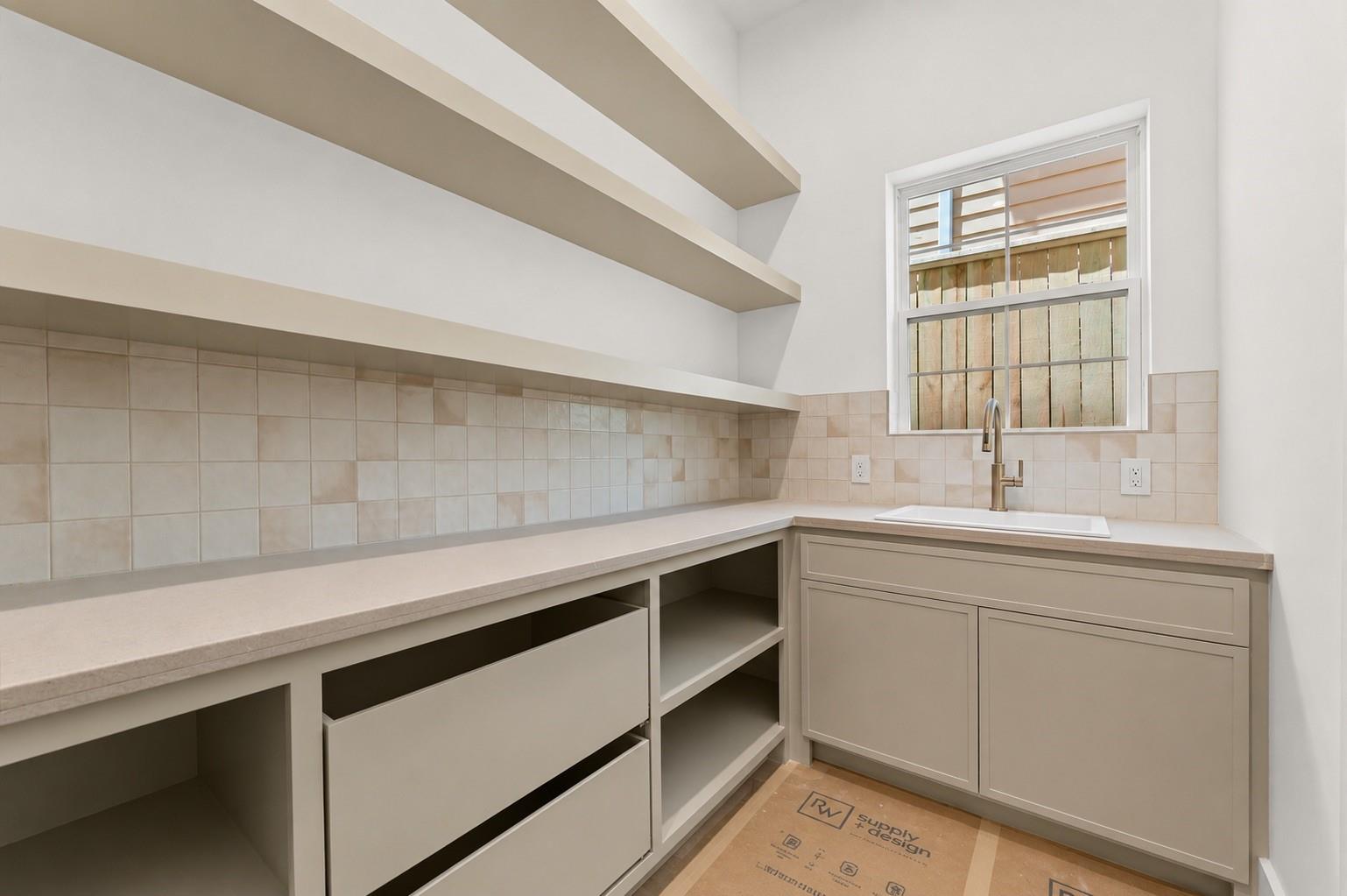 609 E 25th Street