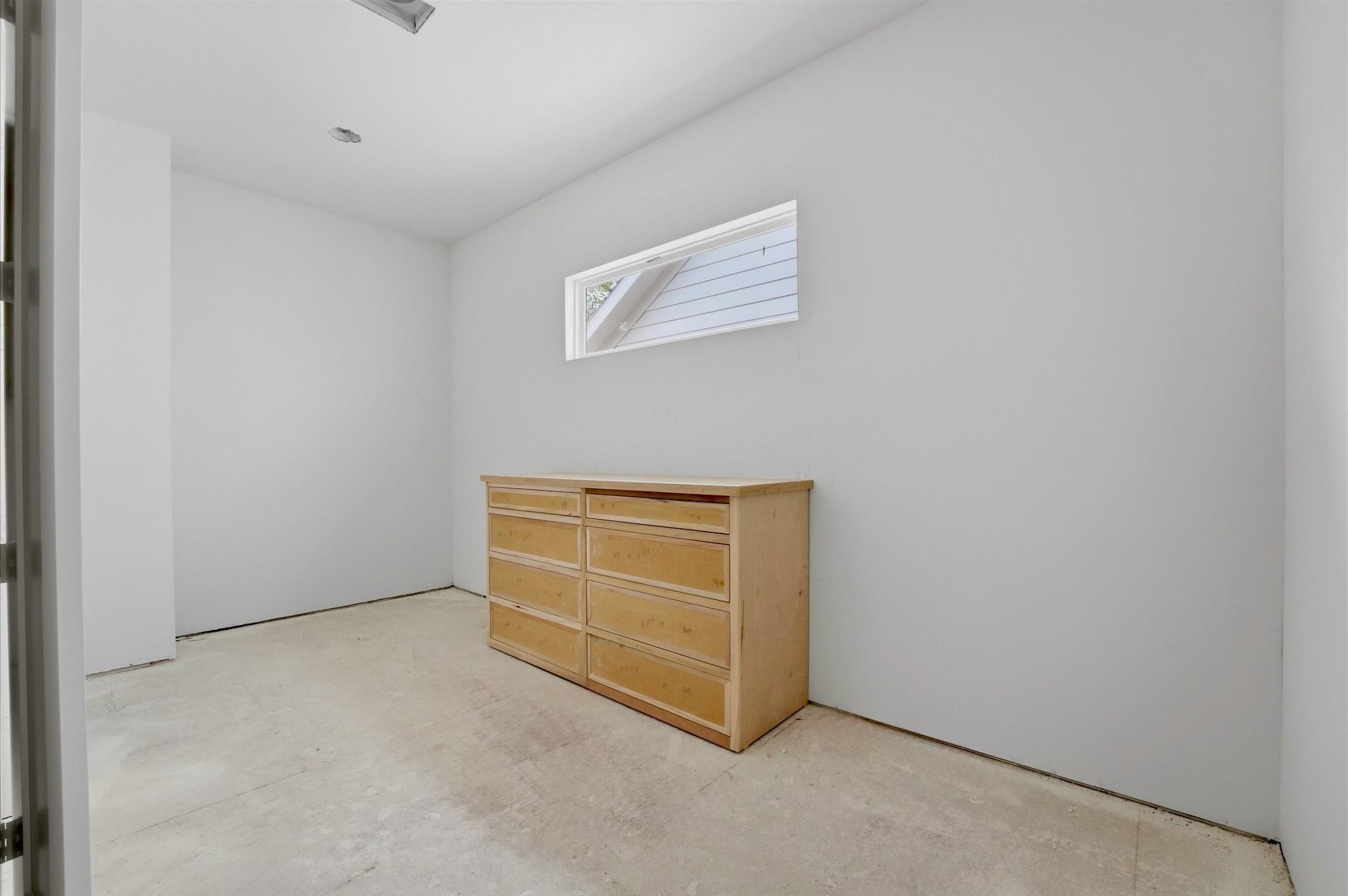 609 E 25th Street