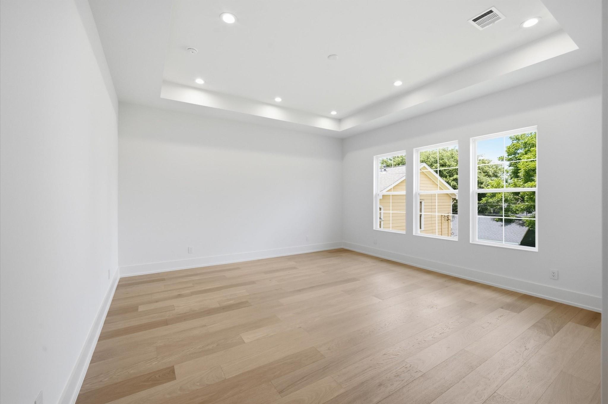 609 E 25th Street
