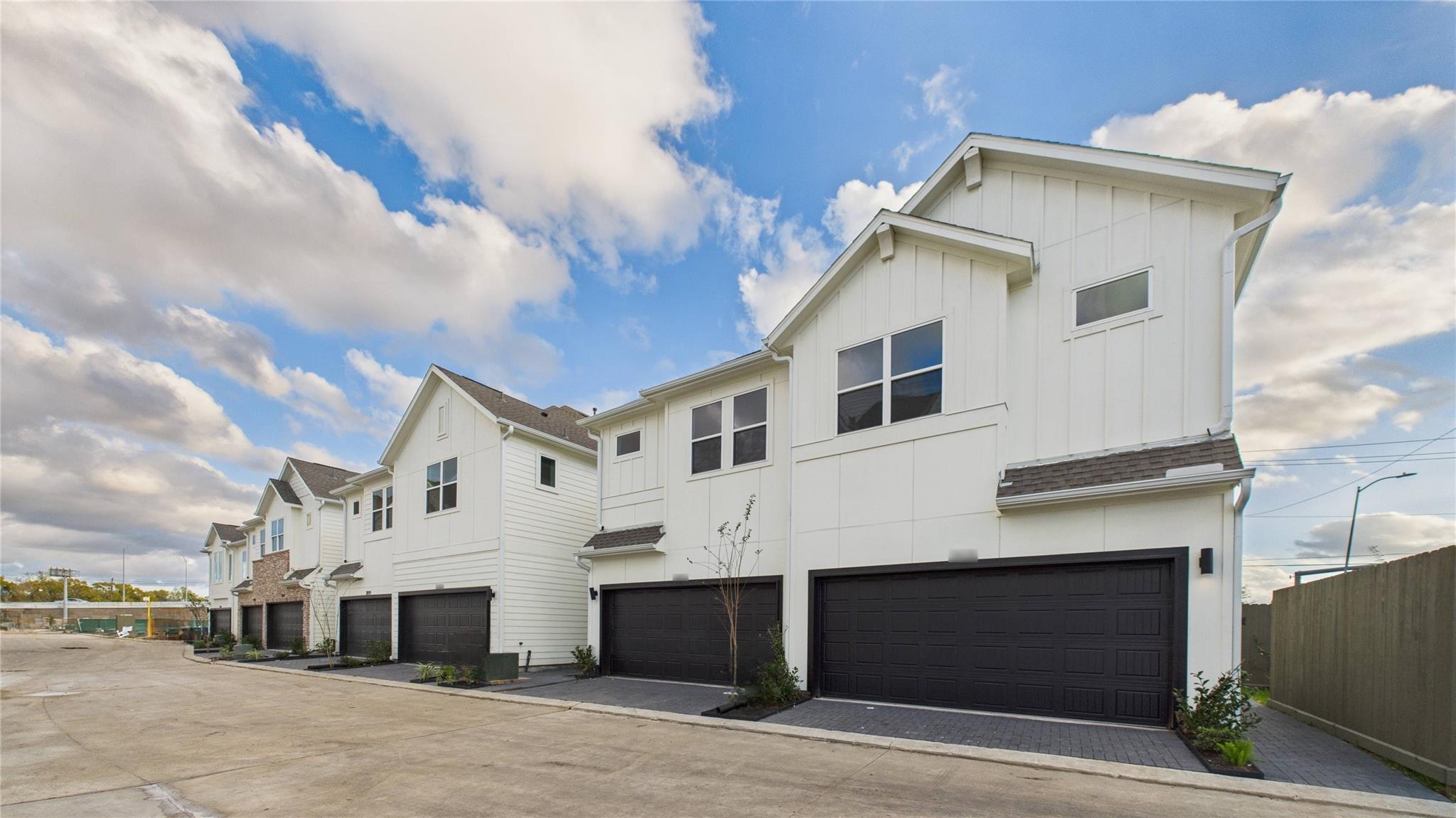 3923 Willowbend Point, Houston