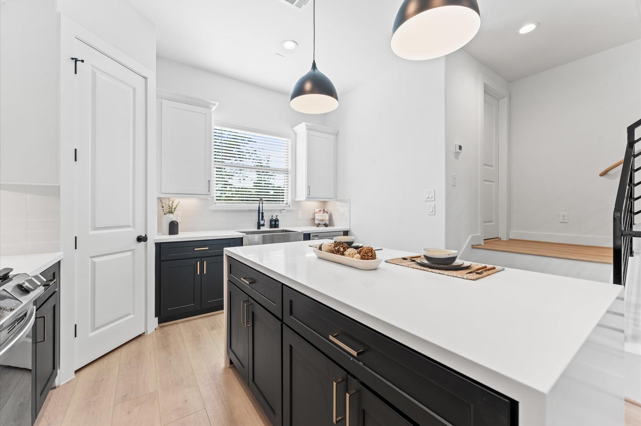 812 Curtin Street Unit: E