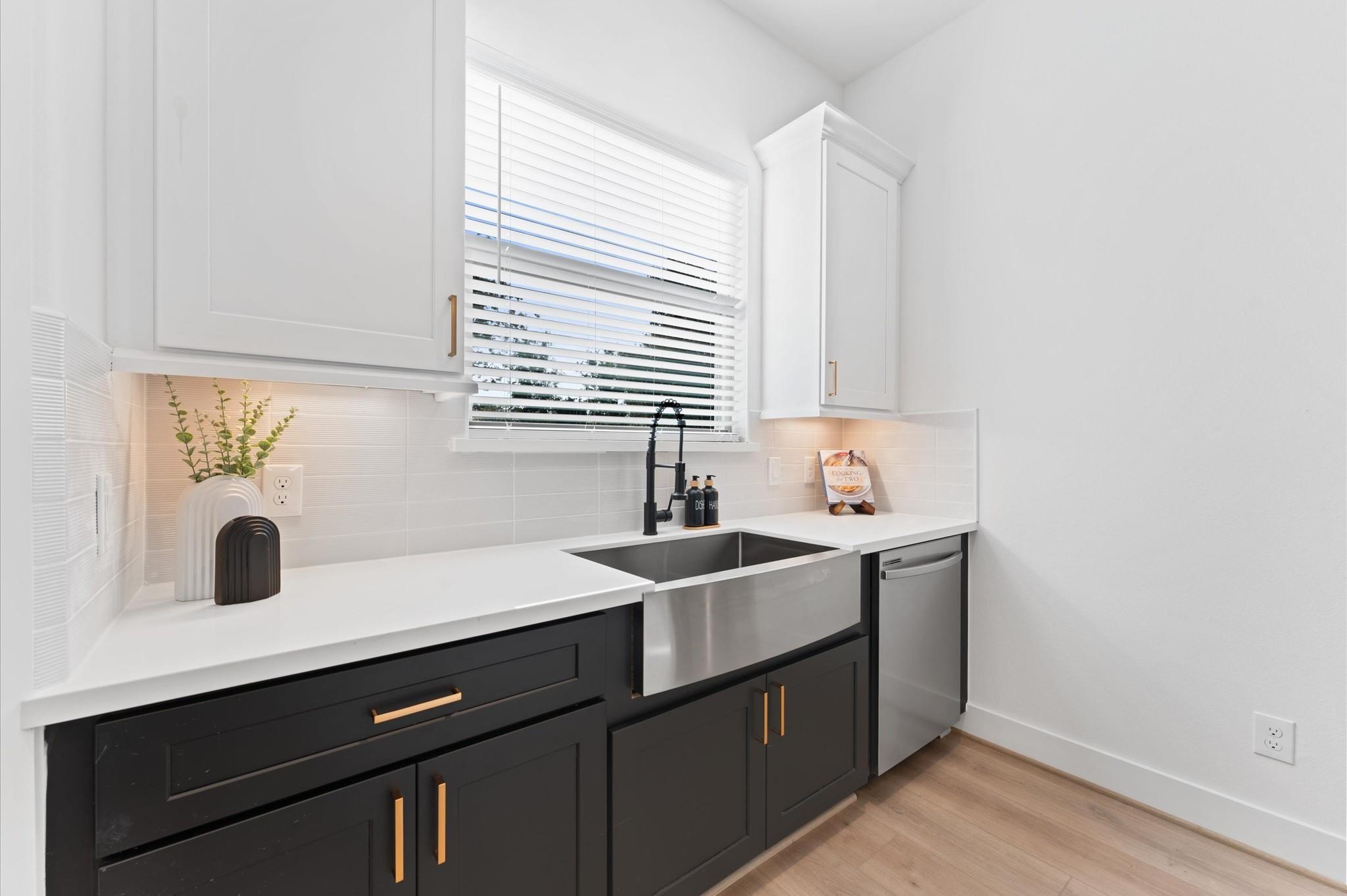 812 Curtin Street Unit: E
