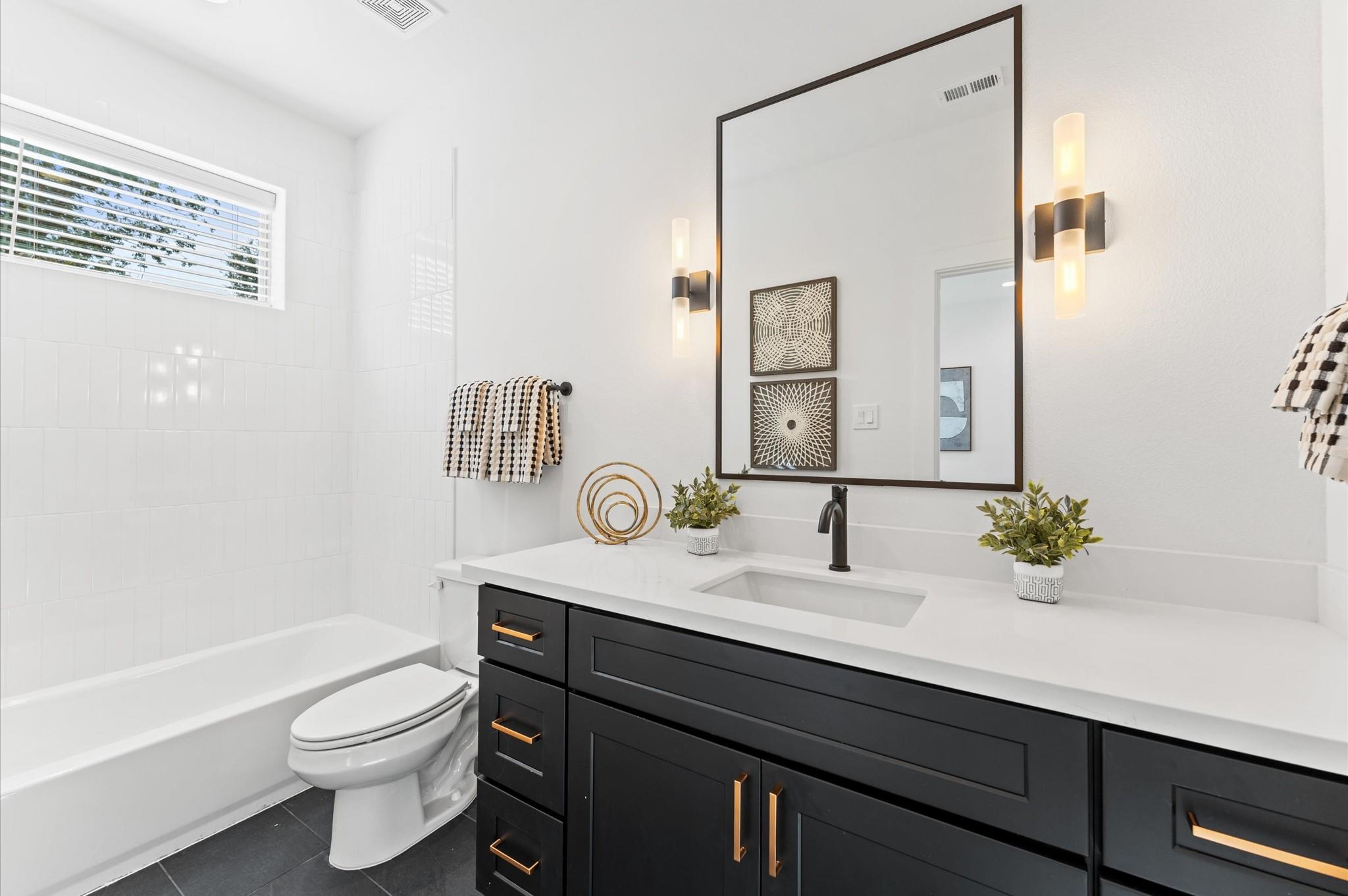 812 Curtin Street Unit: E