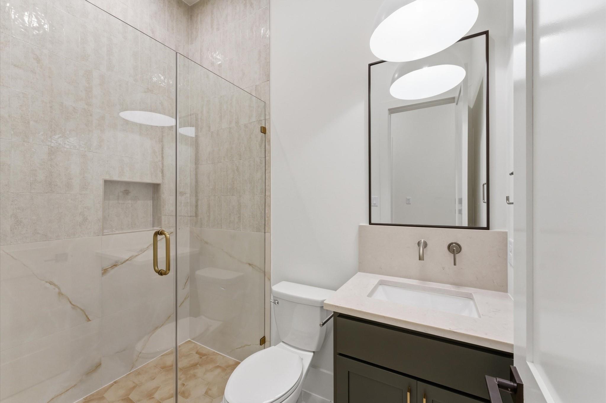 815B Lawrence Street