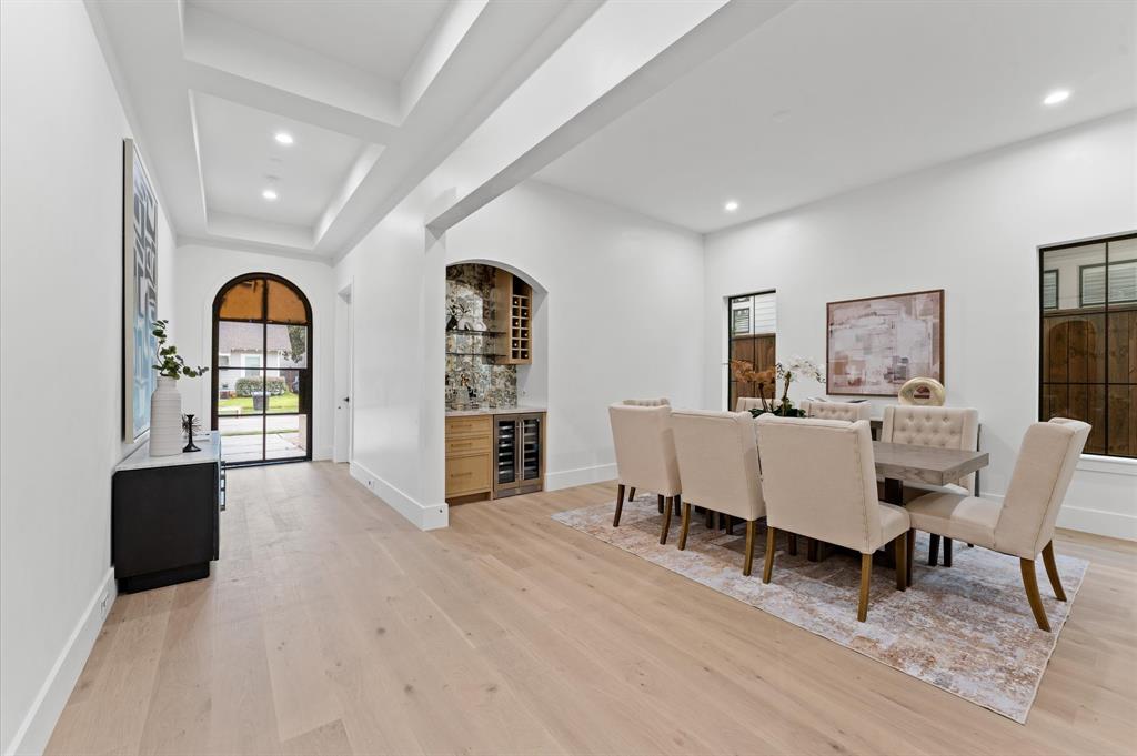 203 E 24th Street