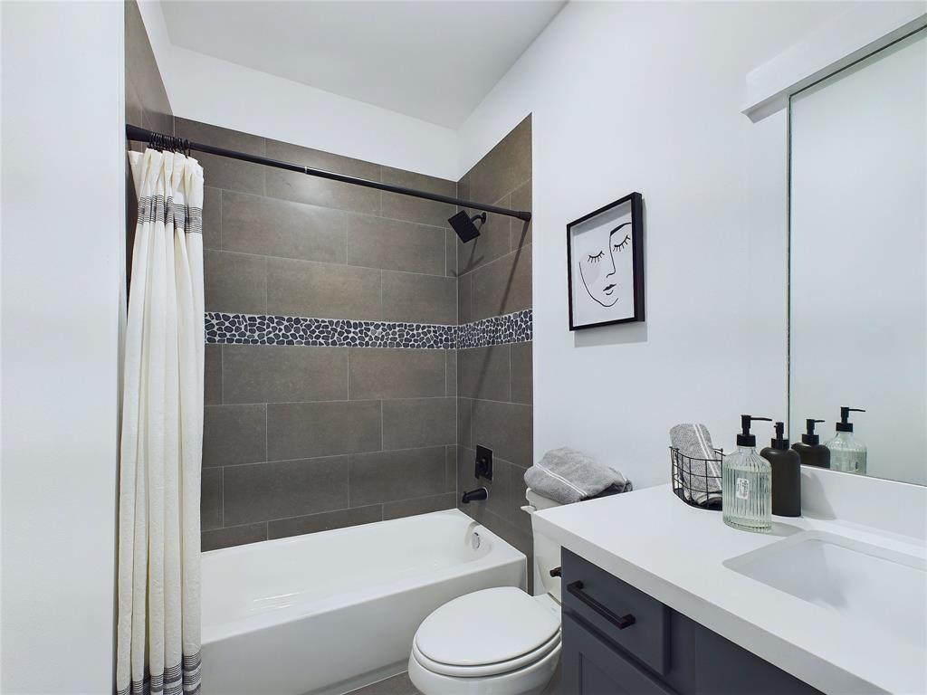 5816 Highland Sky Lane