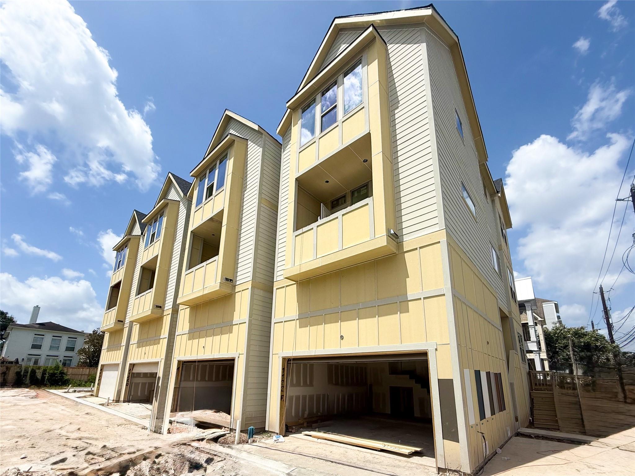 1122 W 17th Street Unit: E