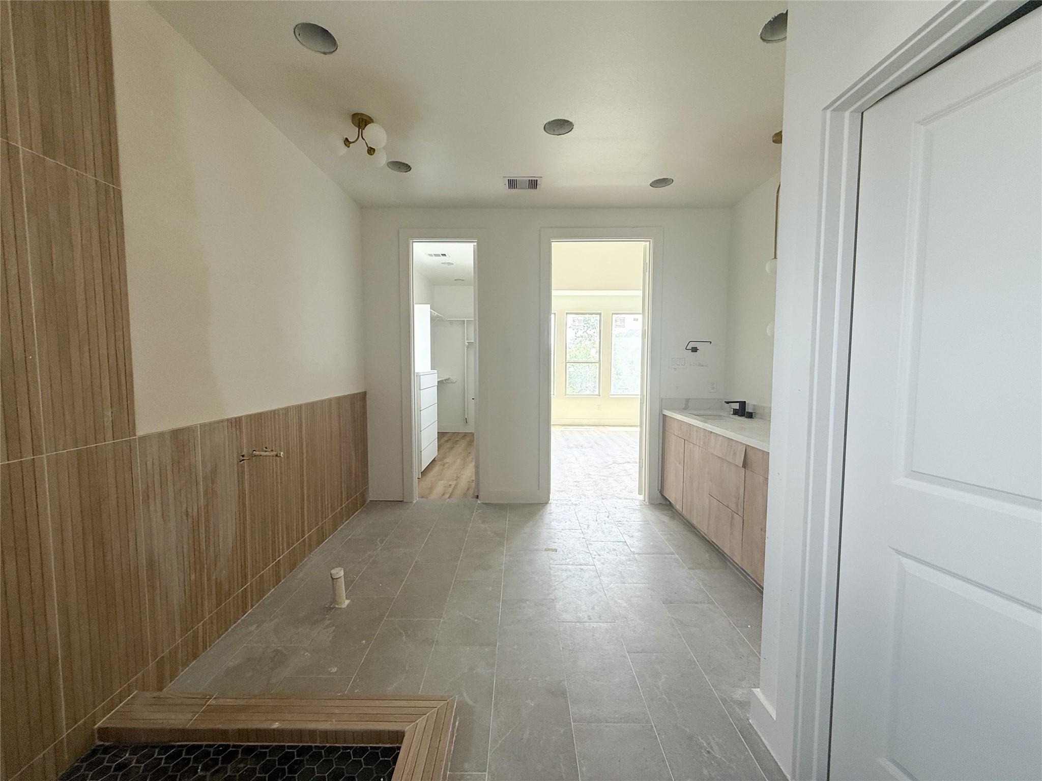 1122 W 17th Street Unit: E