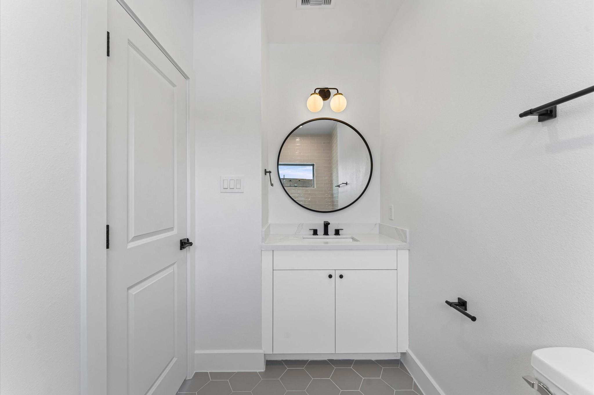 1122 W 17th Street Unit: E