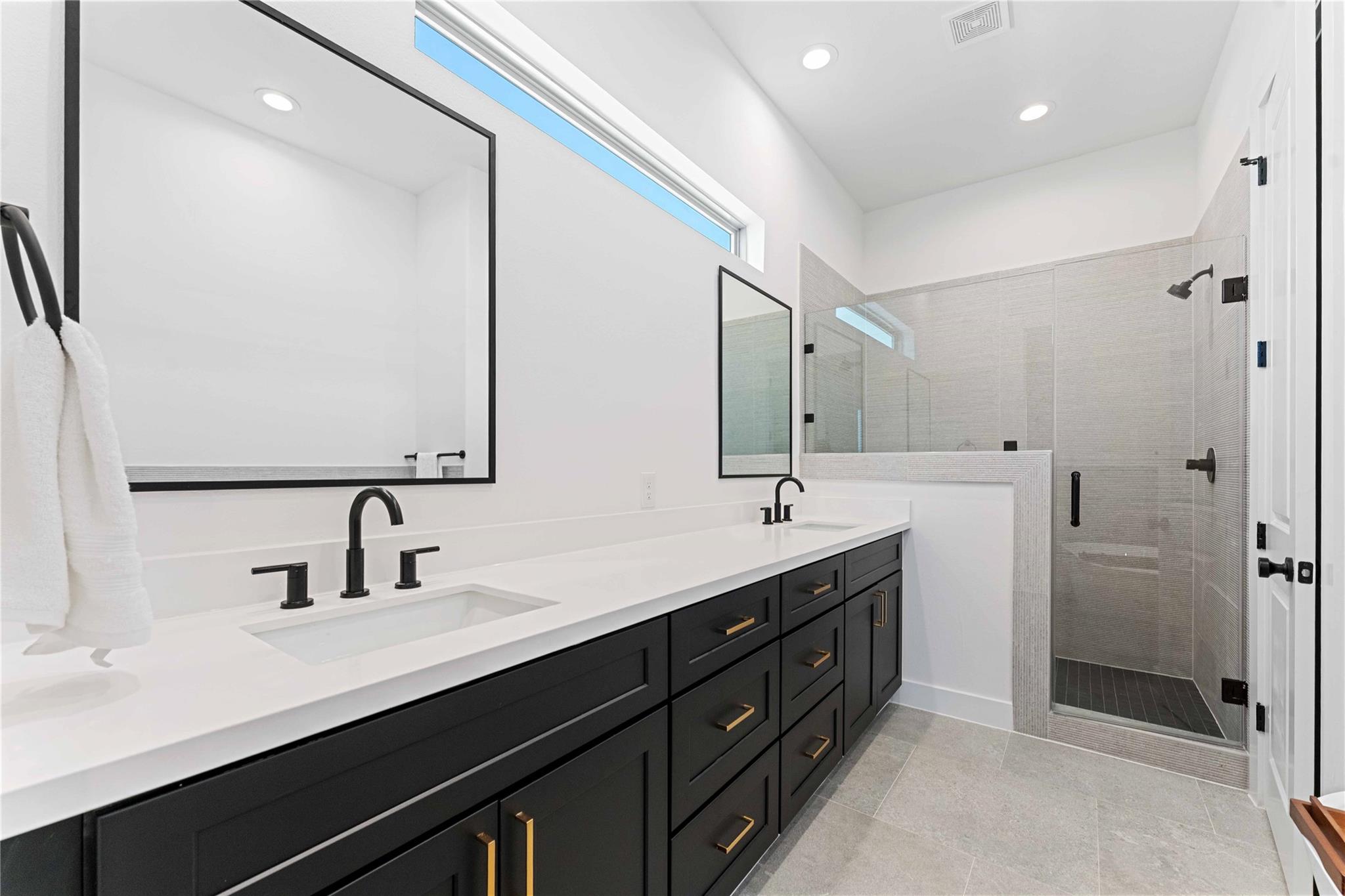 2528 Live Oak Street