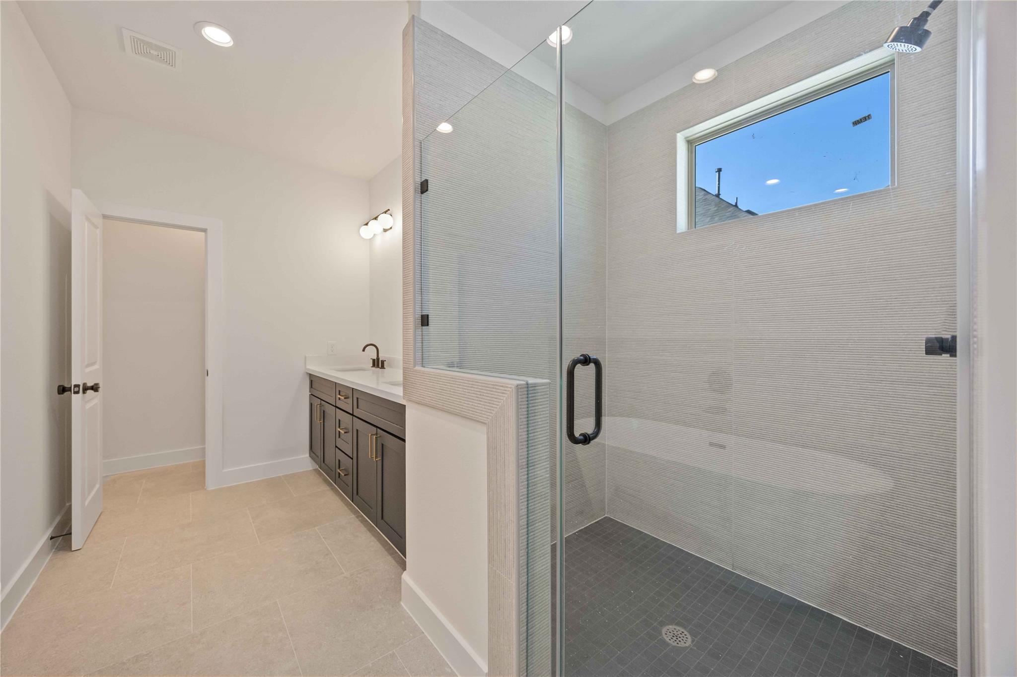 2528 Live Oak Street