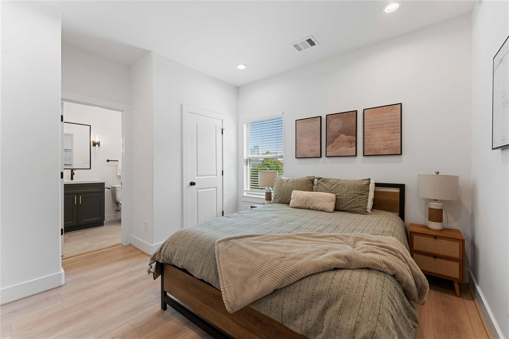 2528 Live Oak Street