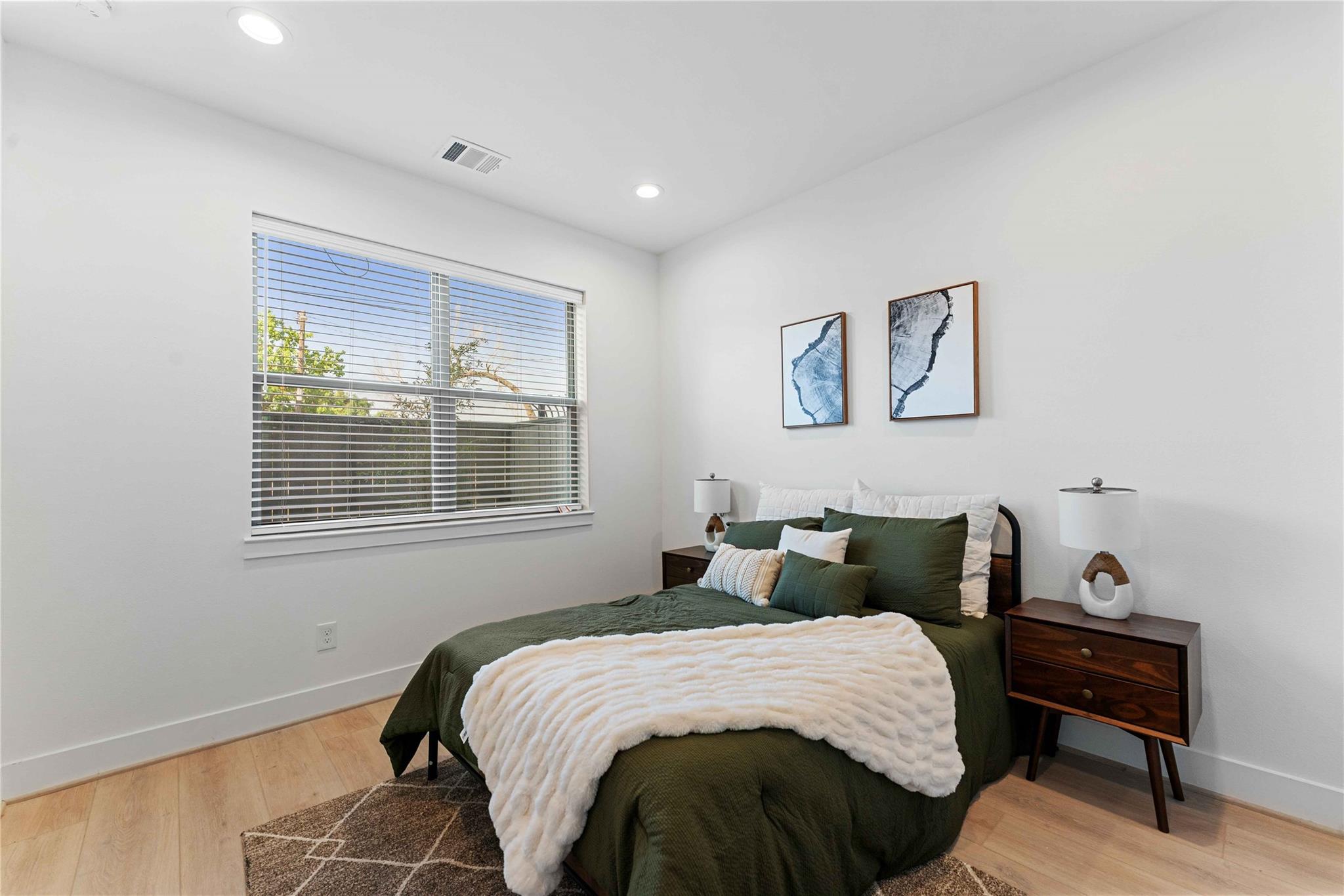 2528 Live Oak Street