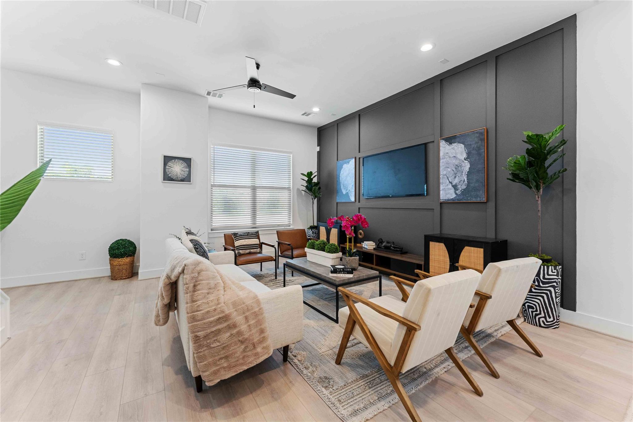 2528 Live Oak Street