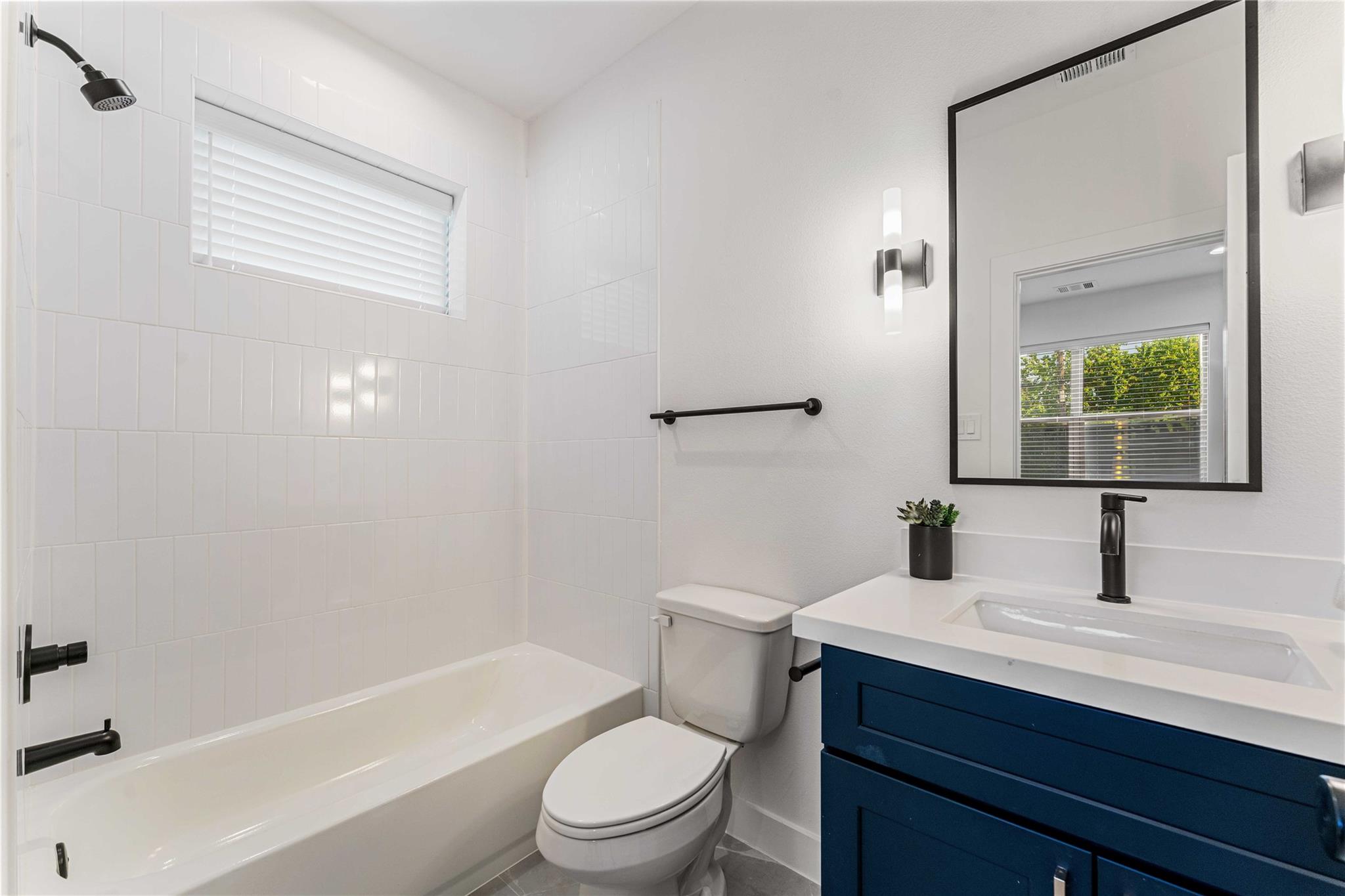 2528 Live Oak Street