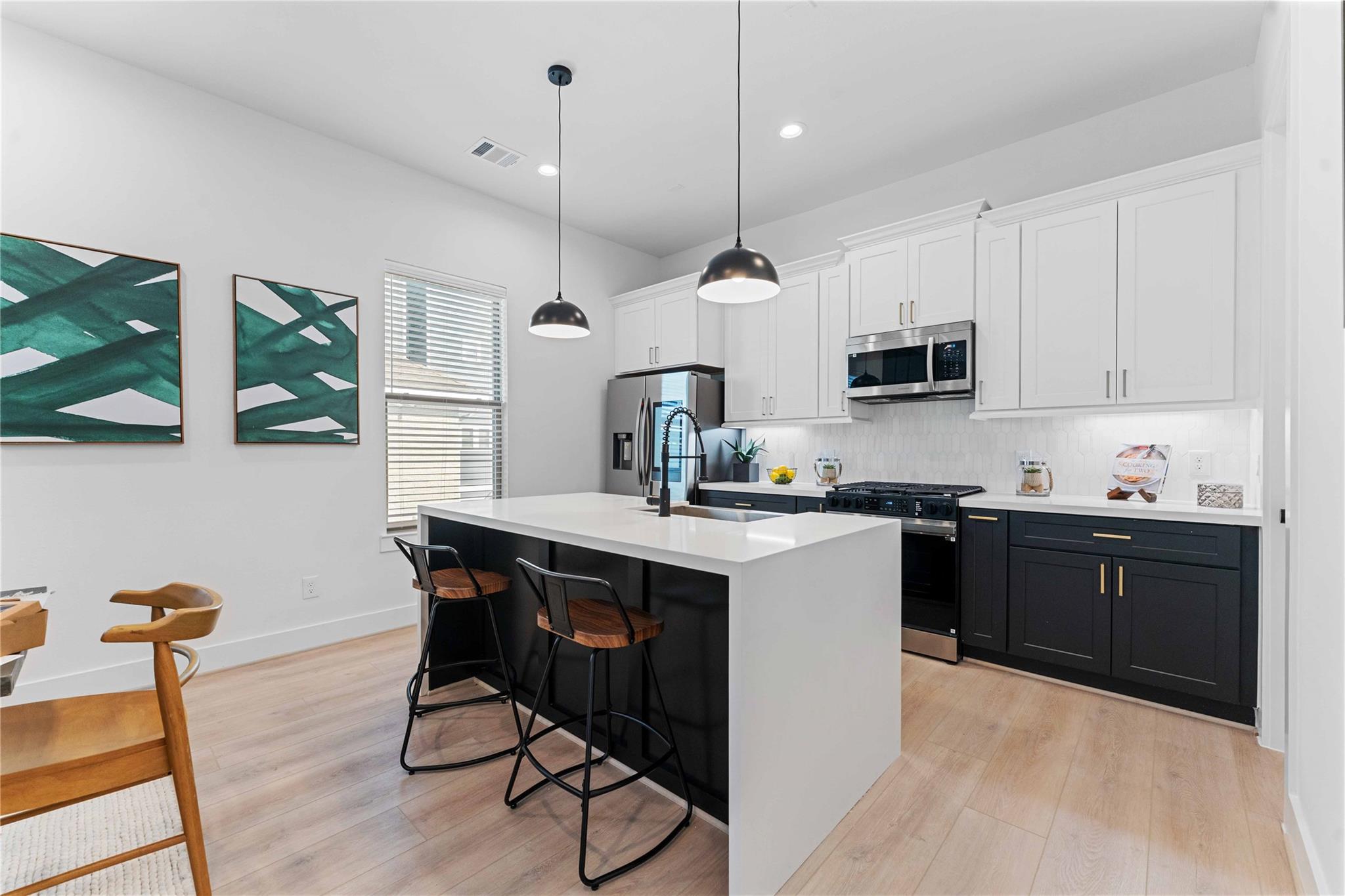 2528 Live Oak Street