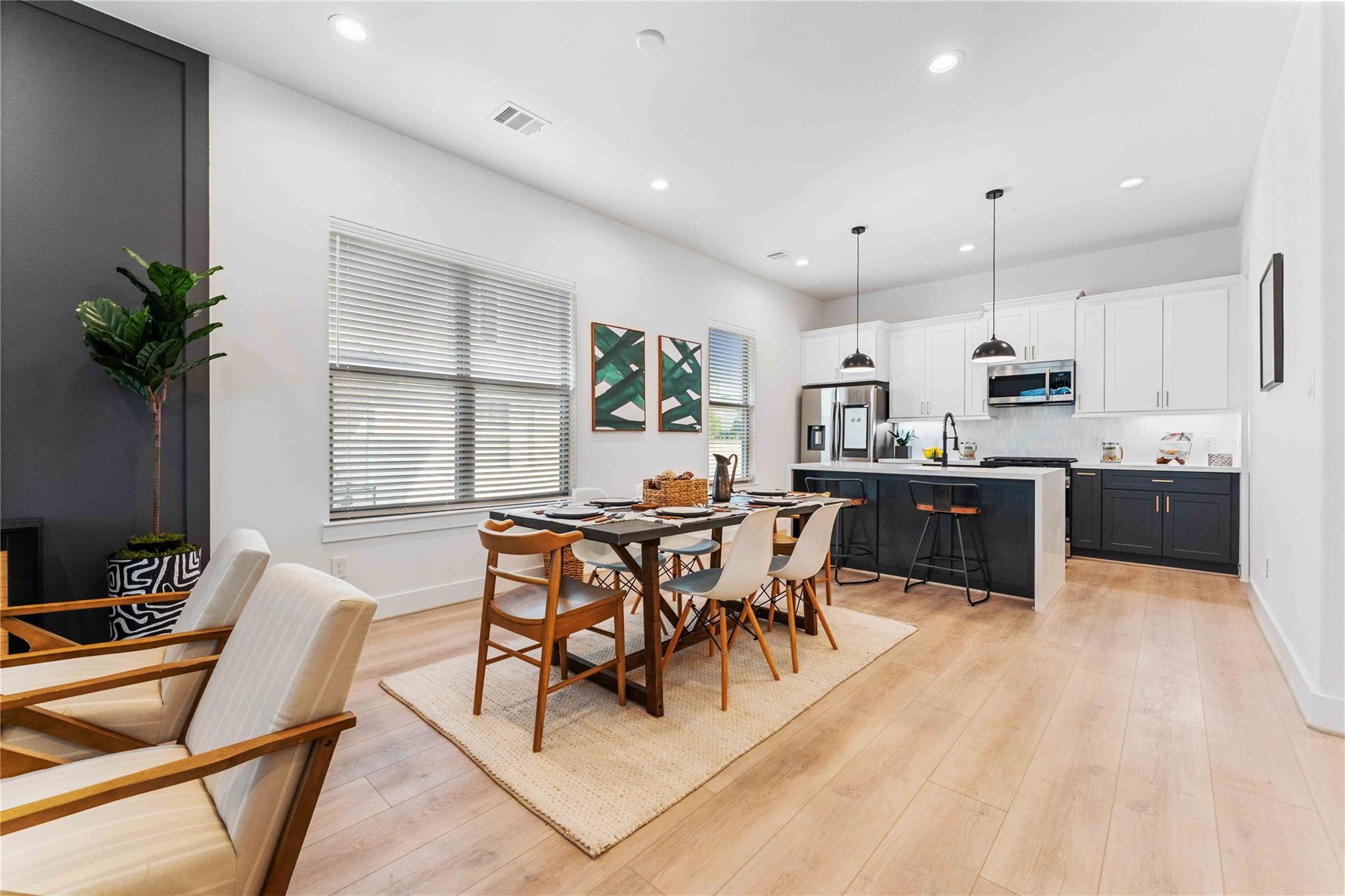 2528 Live Oak Street