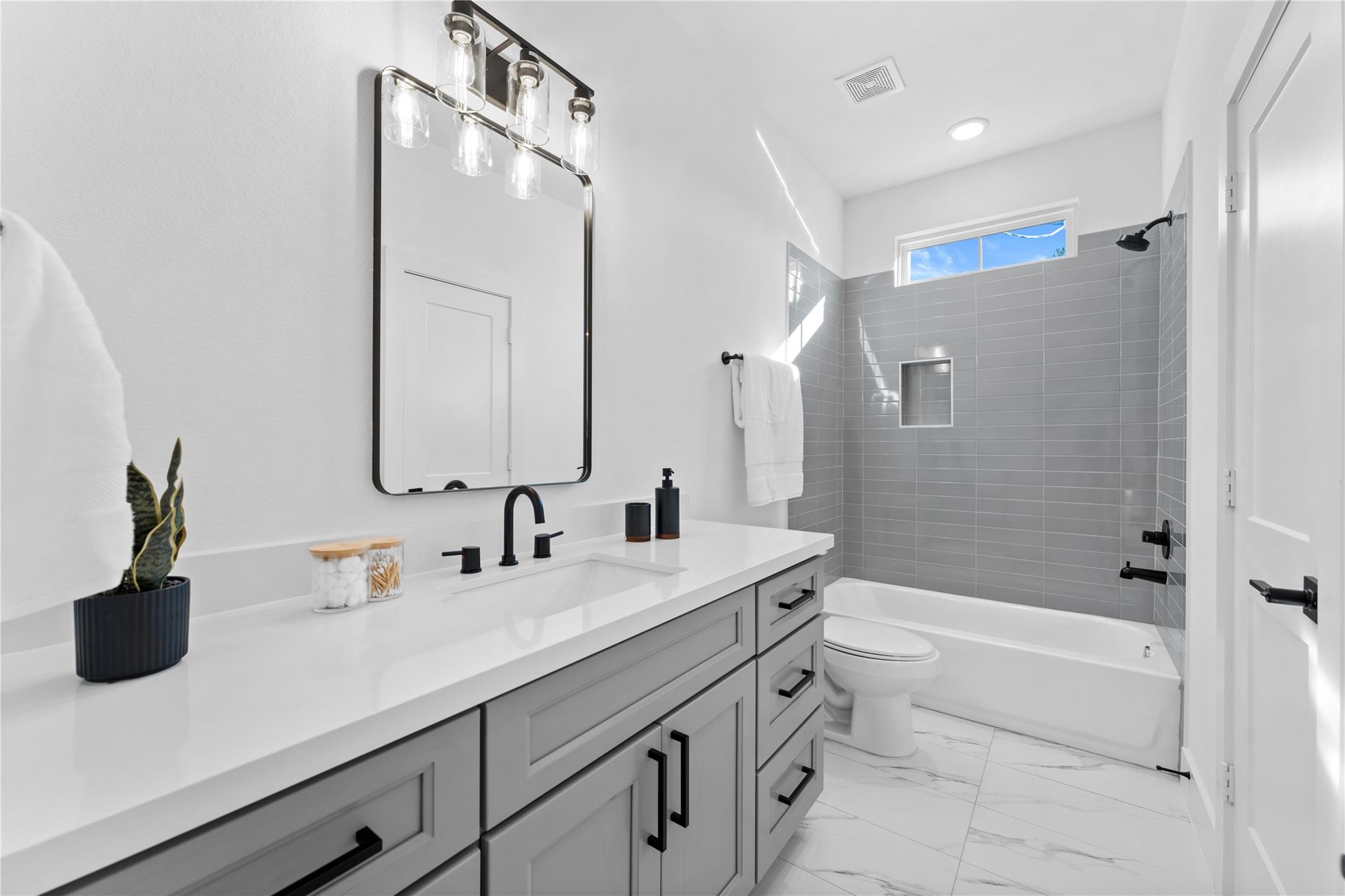 3109 #B Jensen Dr