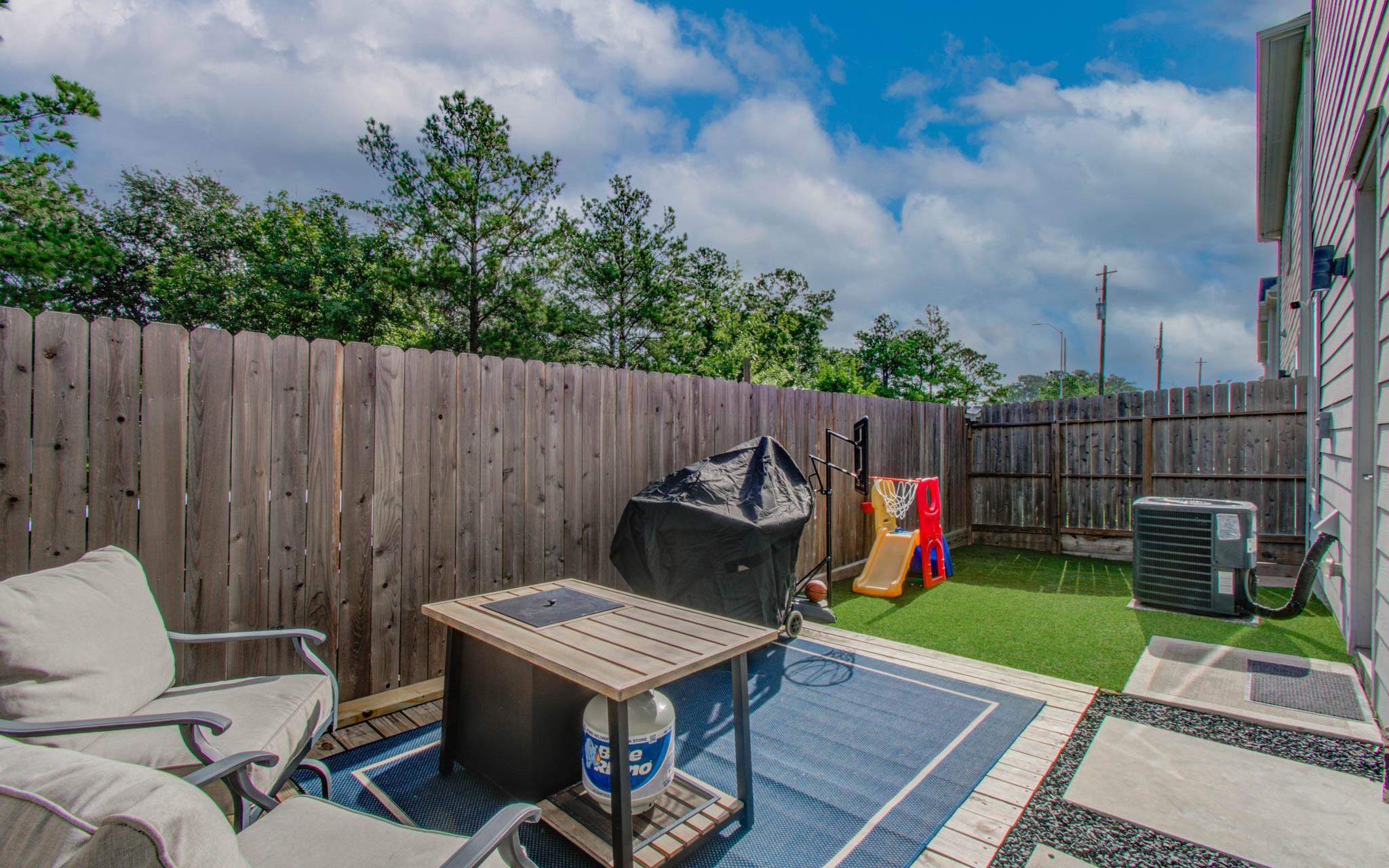 1221 W Tidwell Road
