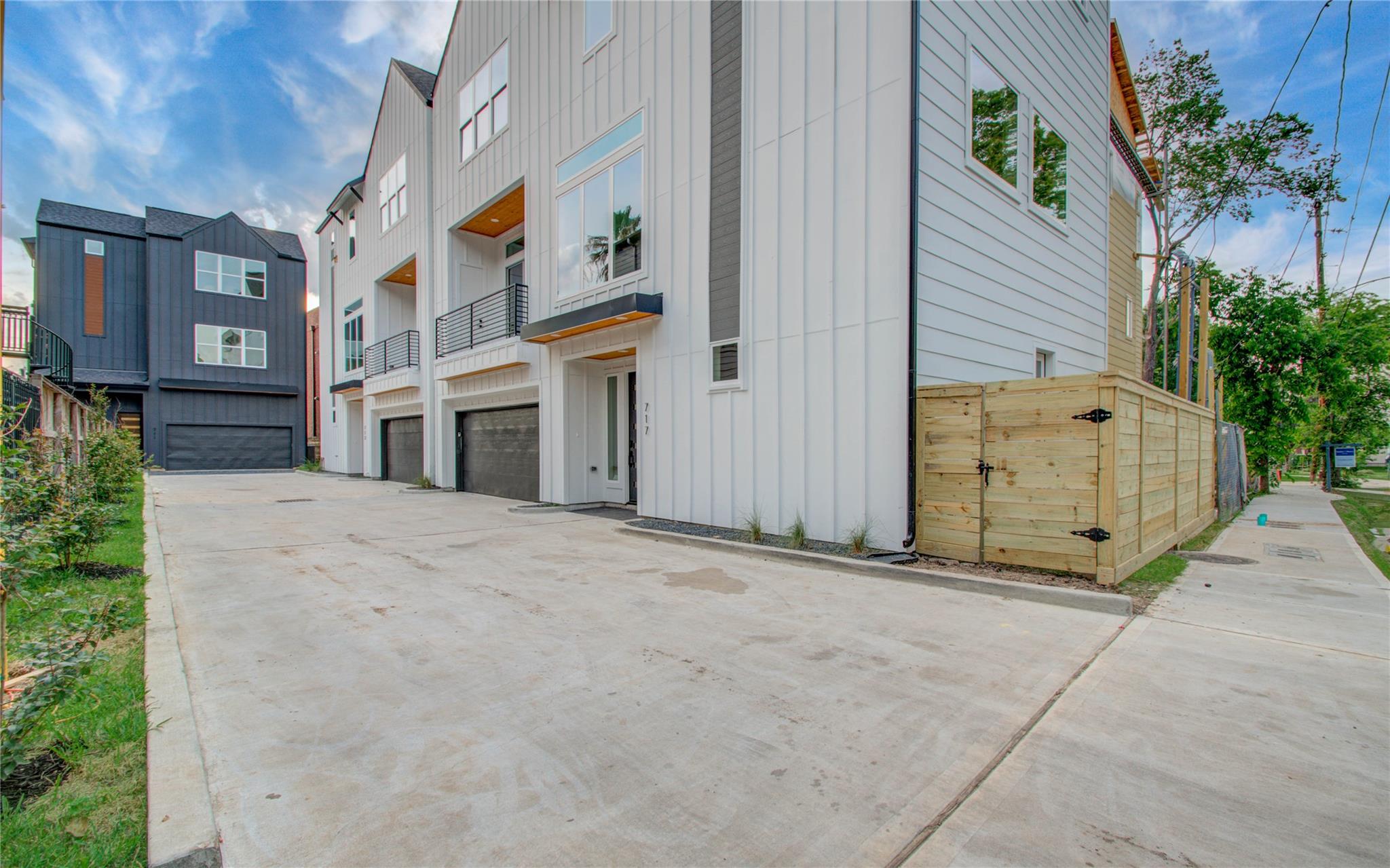 717 Lester Street