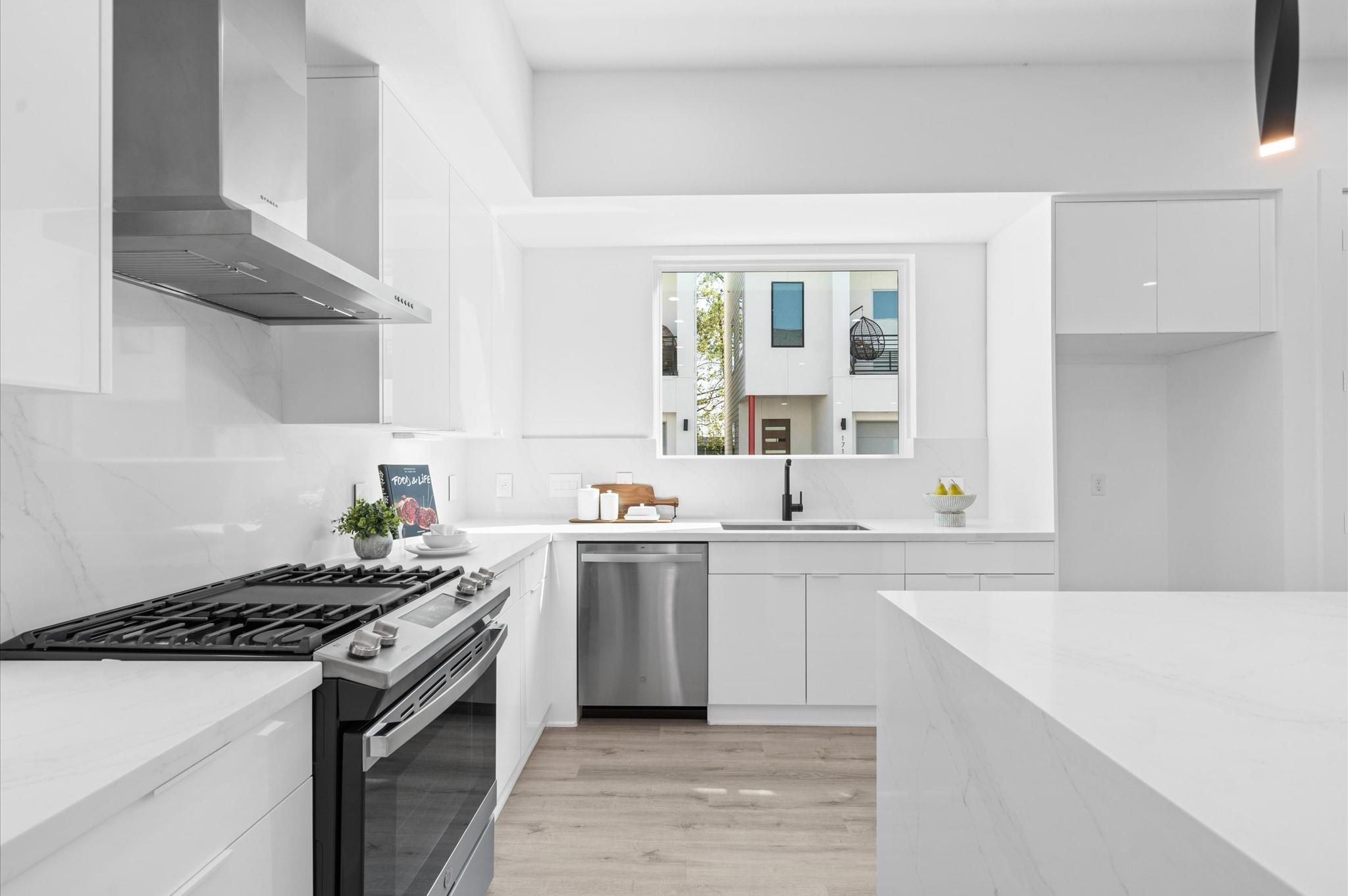 7607 Jacquelyn Gardens Lane