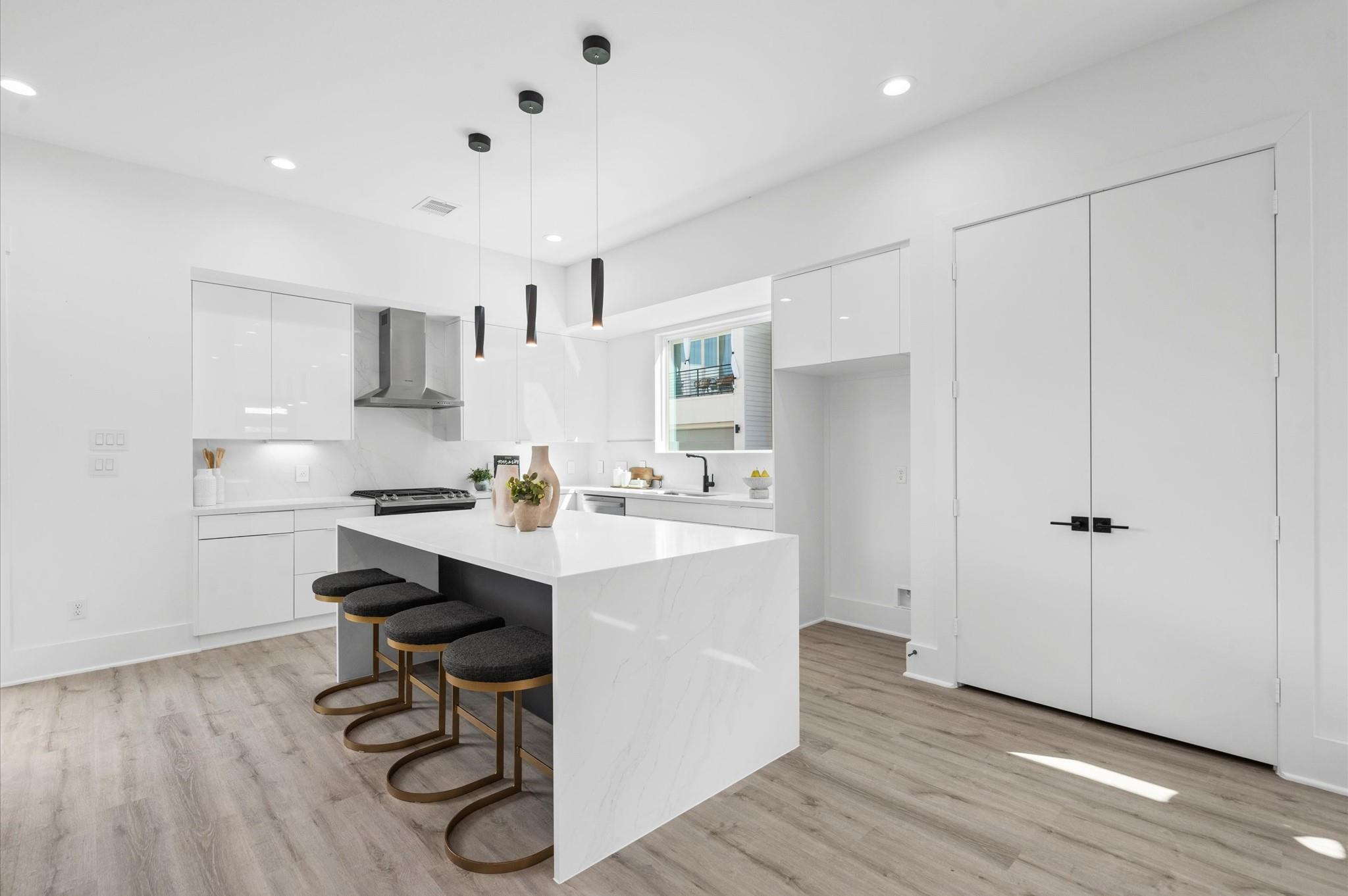 7607 Jacquelyn Gardens Lane