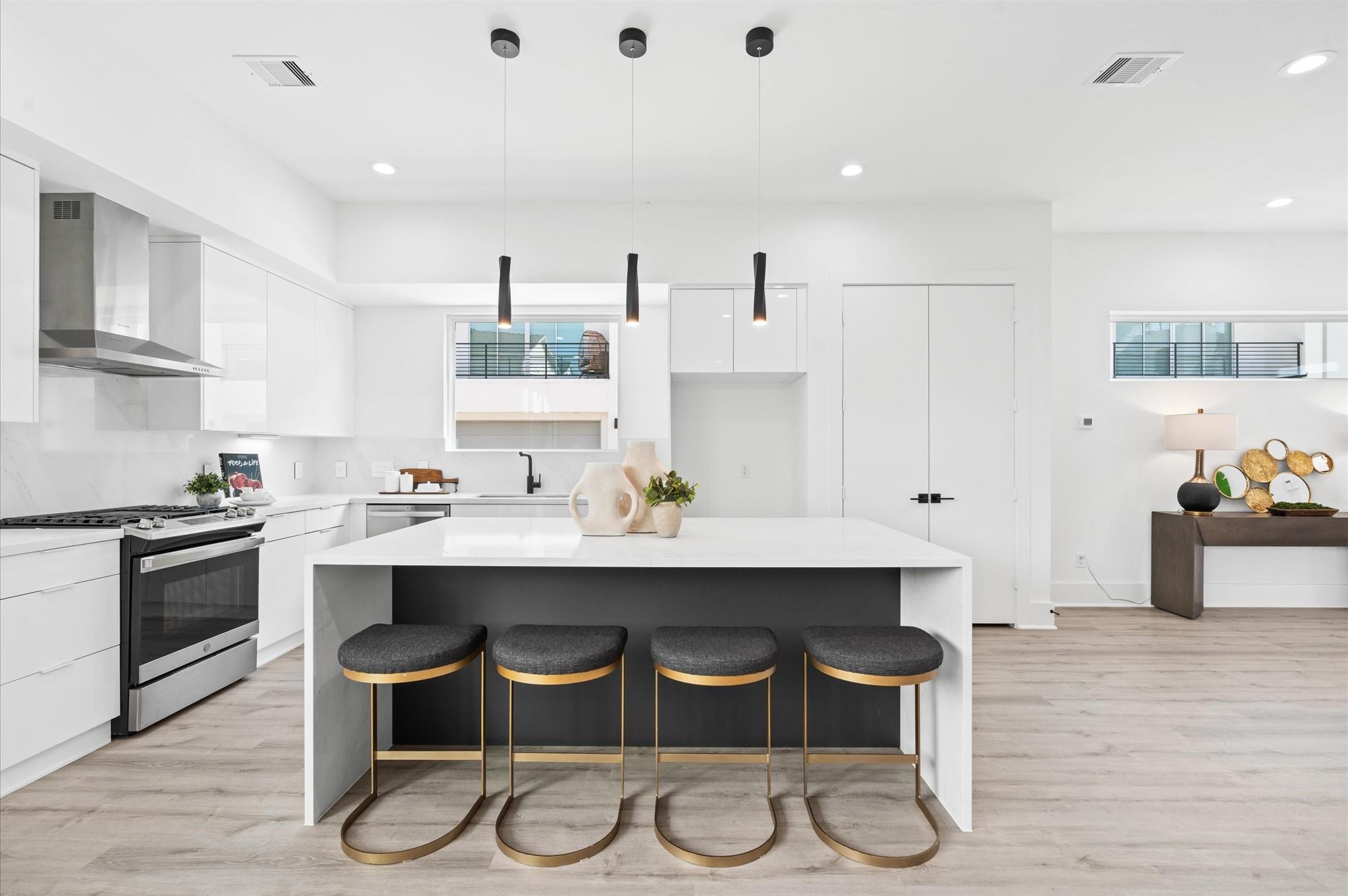 7607 Jacquelyn Gardens Lane