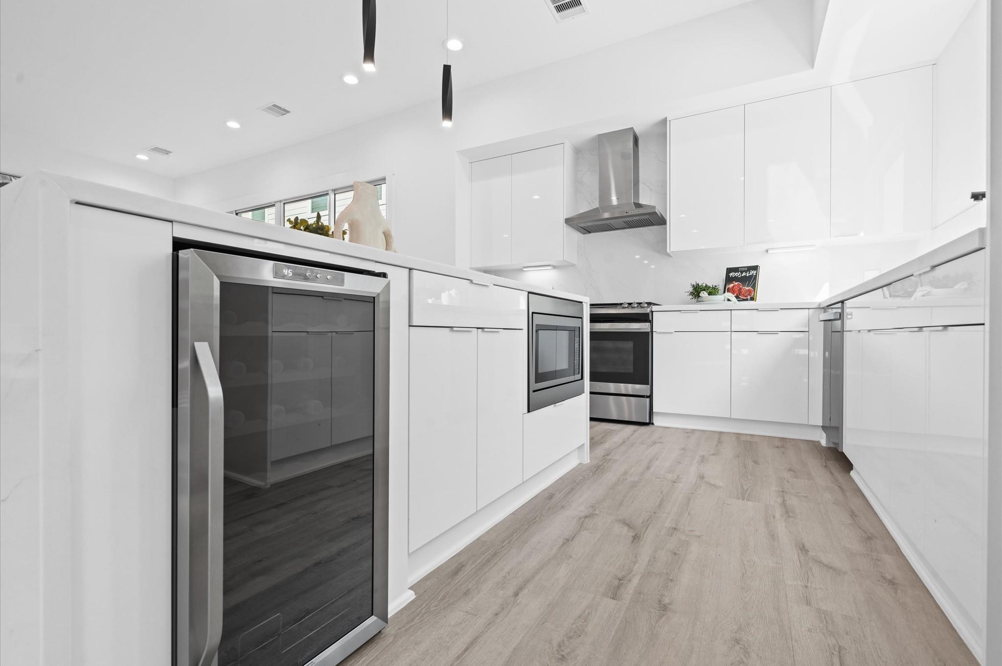 7607 Jacquelyn Gardens Lane