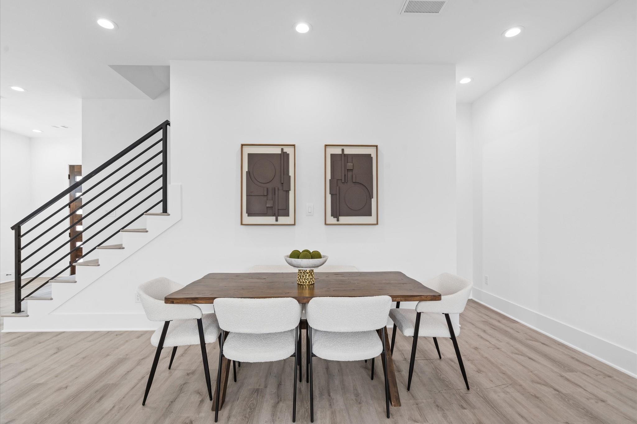 7607 Jacquelyn Gardens Lane